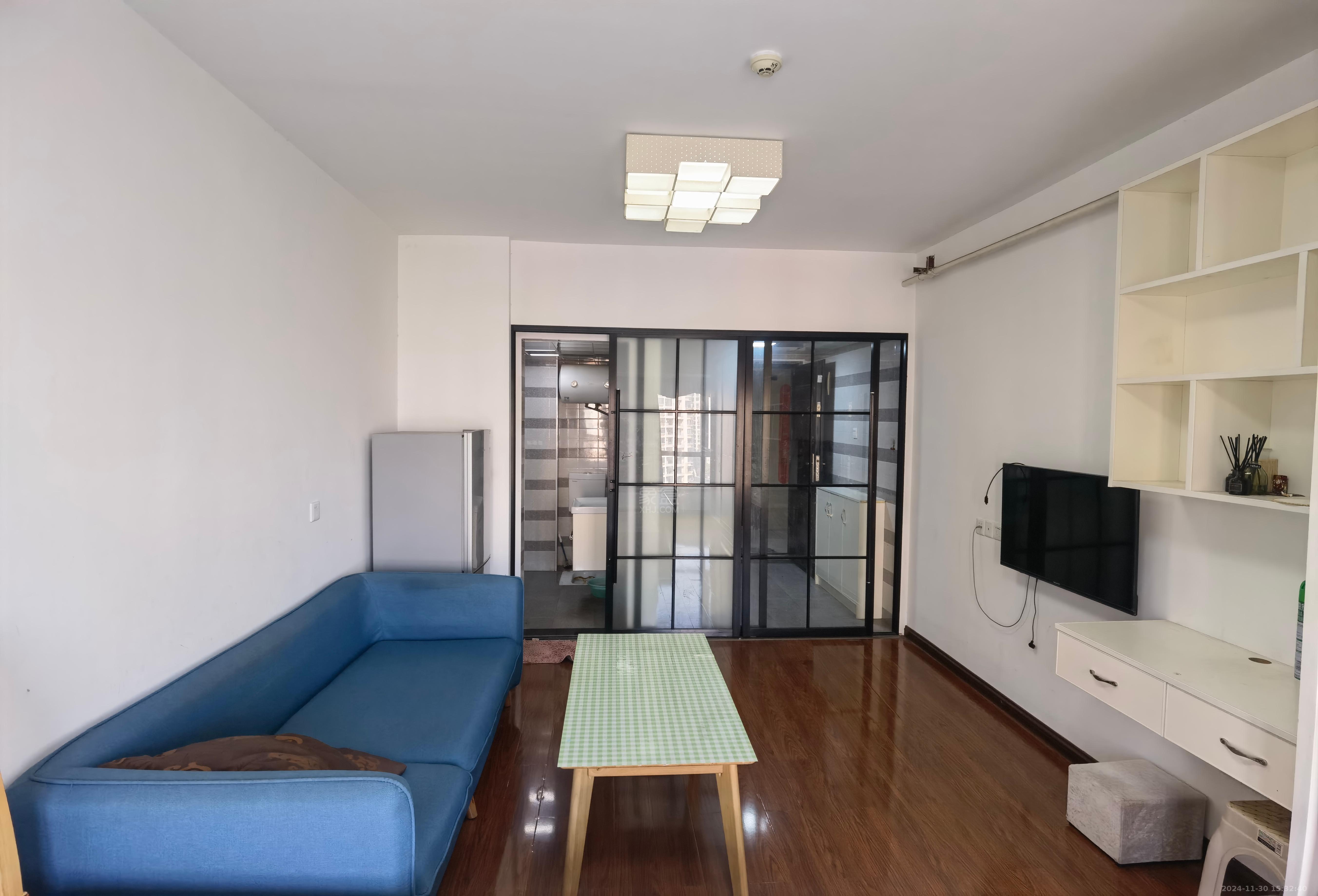 美的城三期 1室1厅1卫 1100.00元/月 美的城三期 1室1厅1卫 1100.00元/月室内图