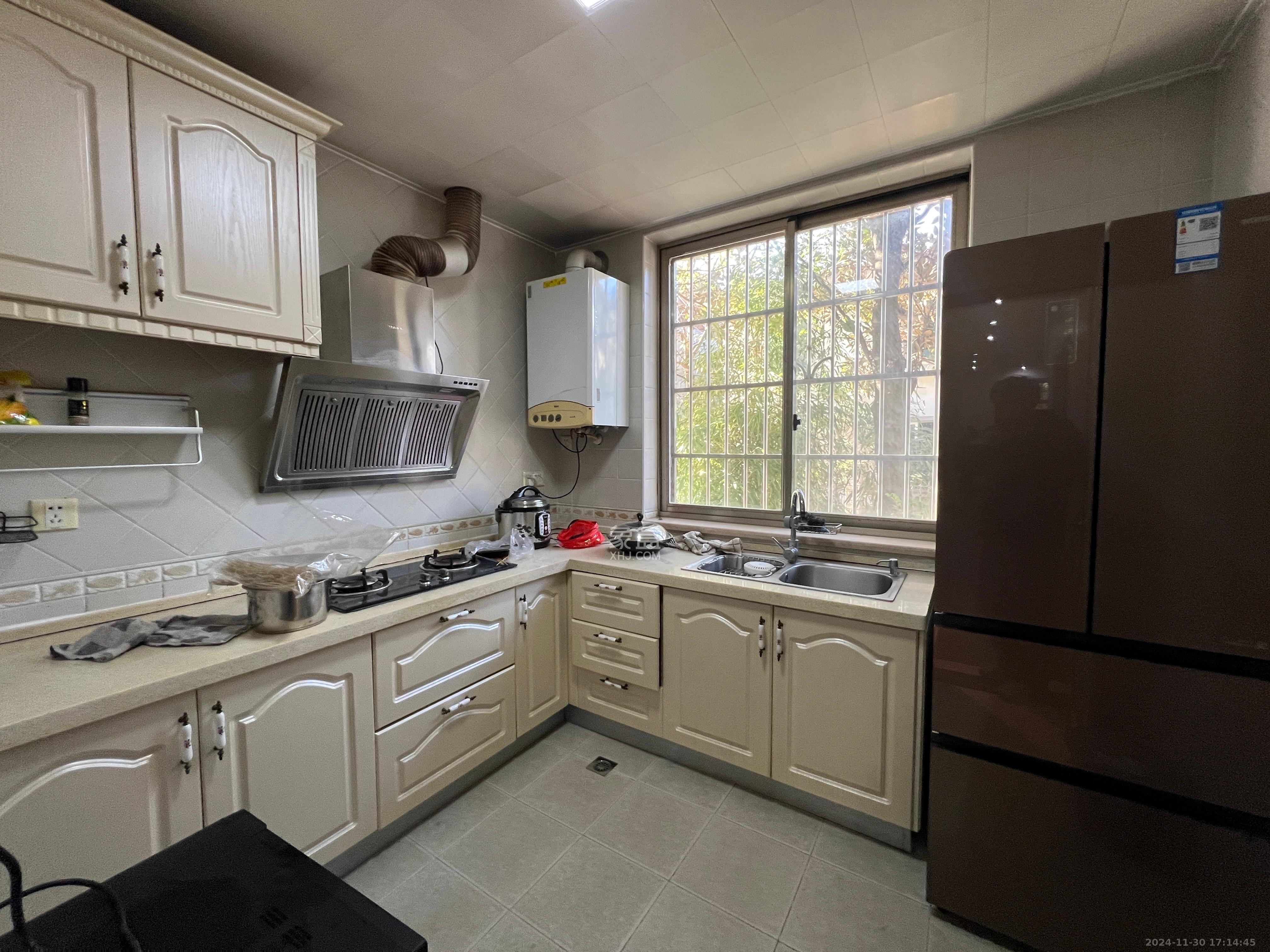 御景龙城  6室2厅3卫    8000.0元/月 御景龙城  6室2厅3卫    8000.0元/月室内图