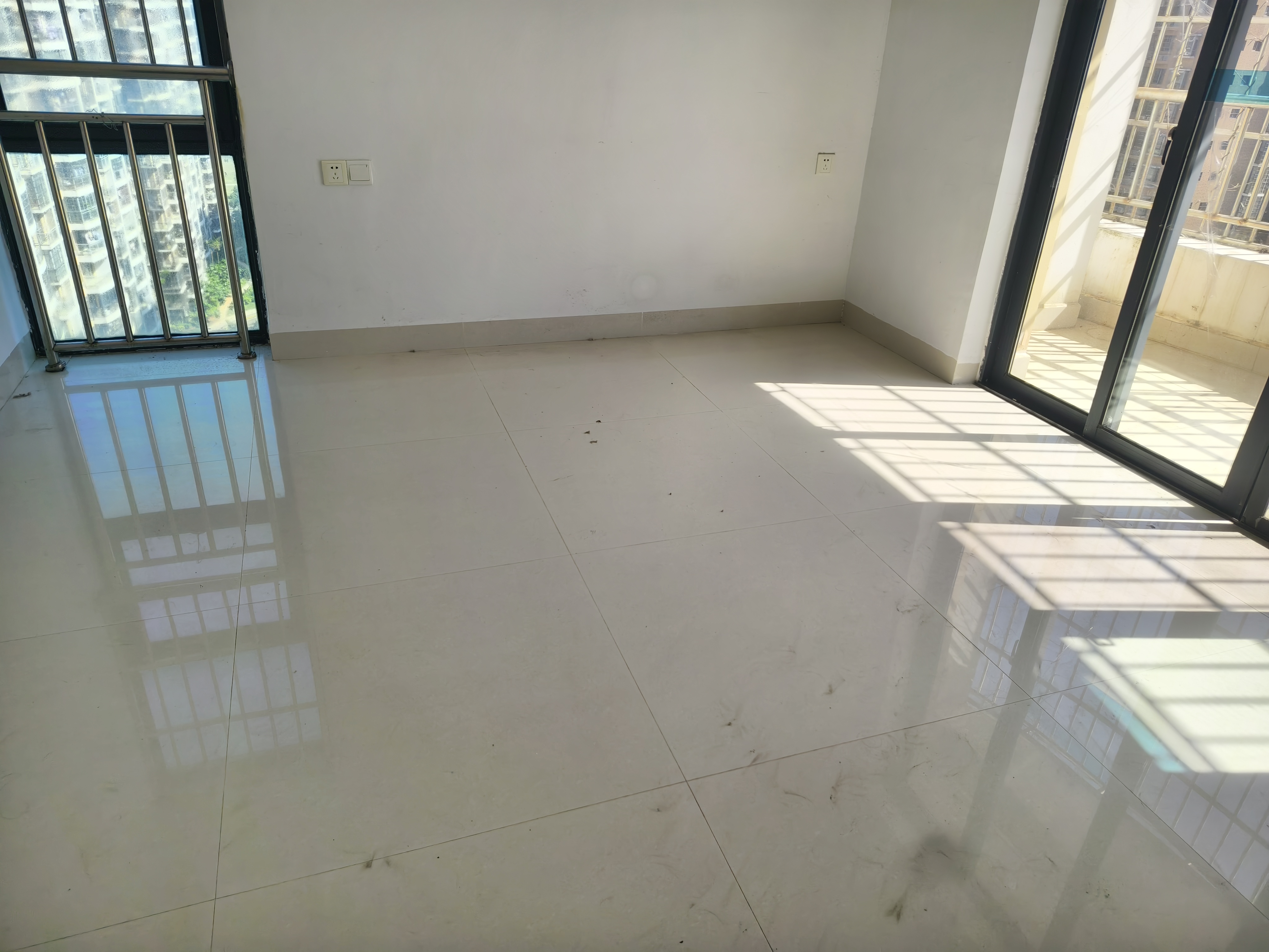 和风绿园 2室2厅1卫 200.0万 和风绿园 2室2厅1卫 200.0万客厅