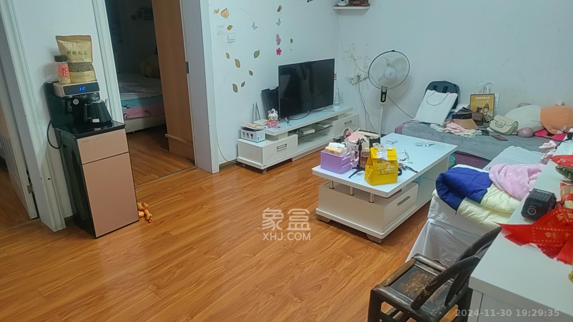 东塘工商局宿舍  1室1厅1卫    2000.0元/月室内图