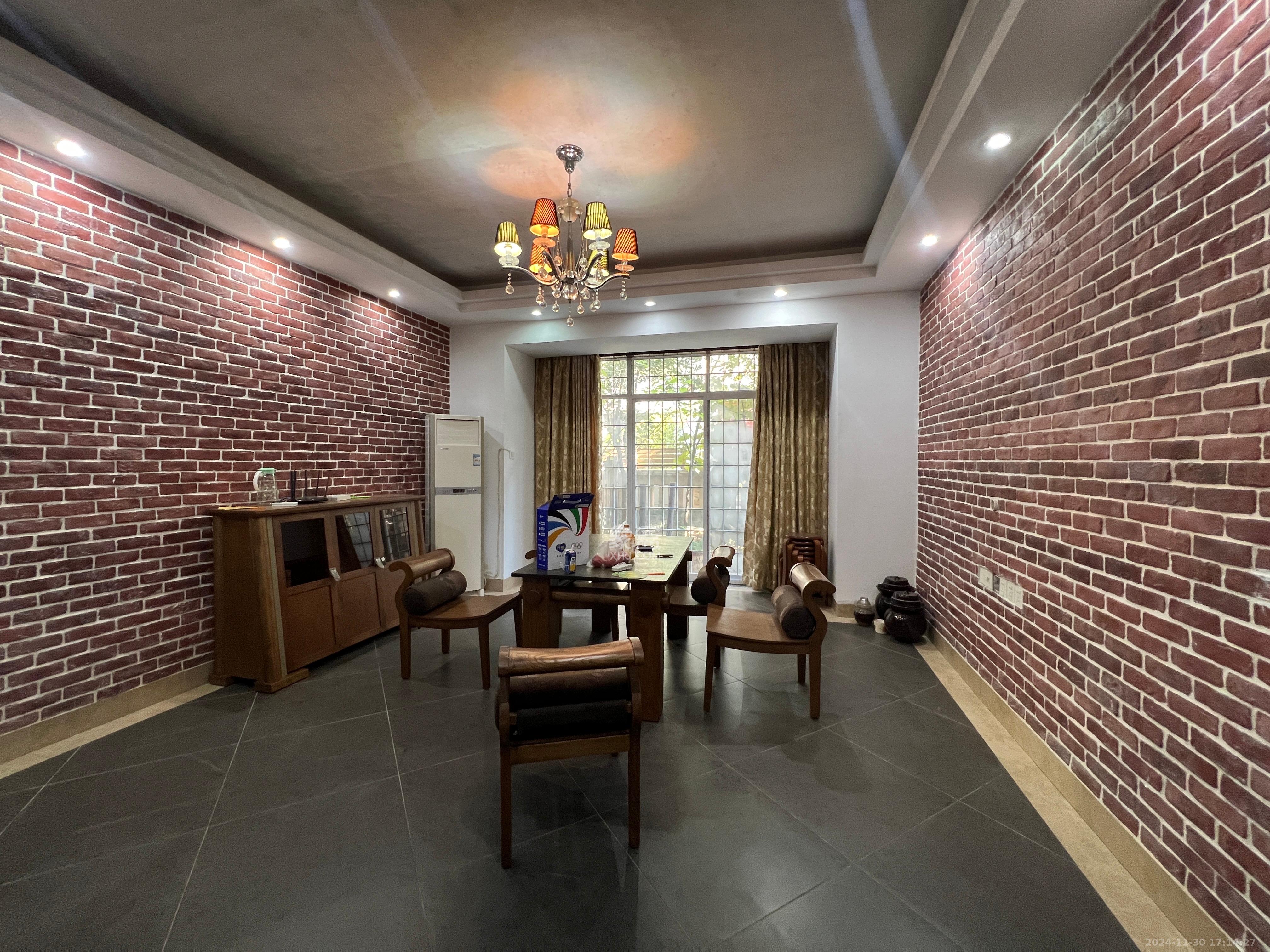 御景龙城  6室2厅3卫    8000.0元/月 御景龙城  6室2厅3卫    8000.0元/月室内图