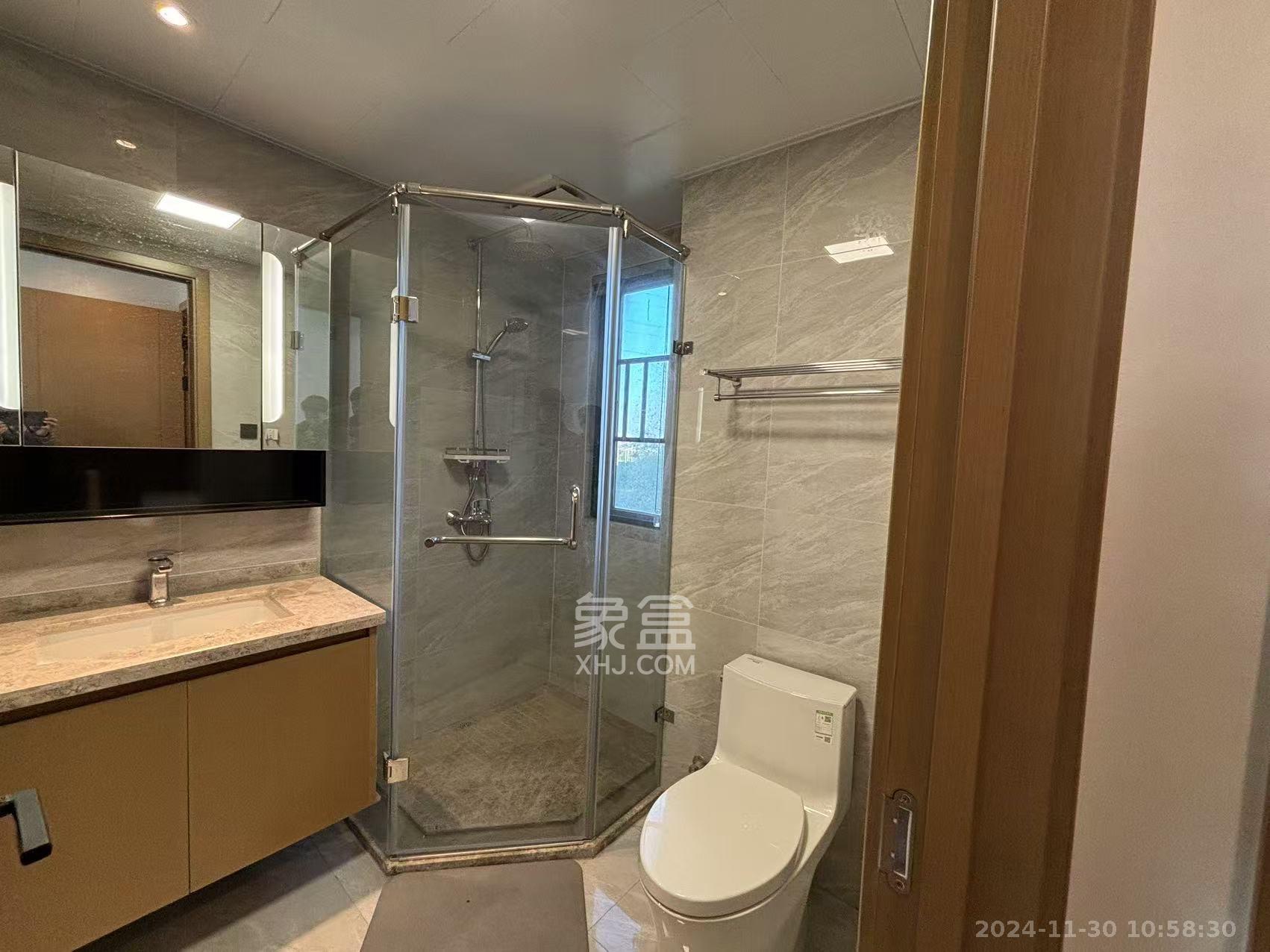 长房雍景湾  3室2厅2卫    3800.0元/月 长房雍景湾  3室2厅2卫    3800.0元/月室内图