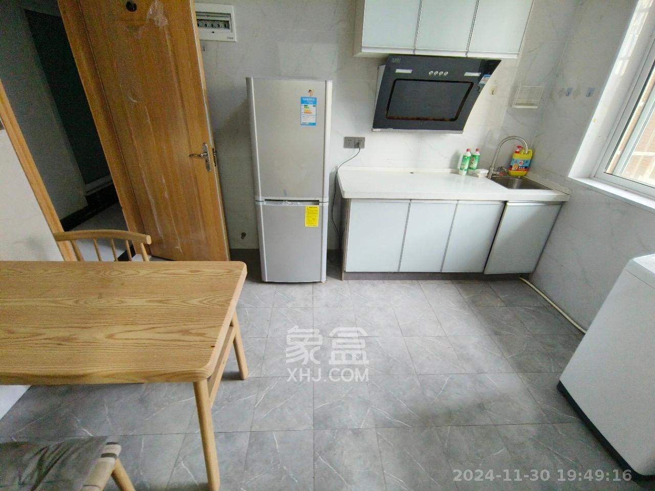 和沁园  1室0厅0卫    1500.0元/月 和沁园  1室0厅0卫    1500.0元/月室内图