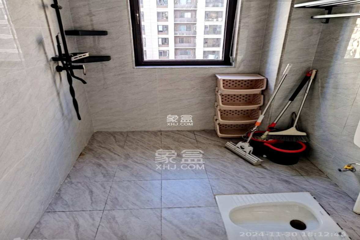 龙湖春江悦茗 3室2厅2卫 3000.0元/月 龙湖春江悦茗 3室2厅2卫 3000.0元/月室内图