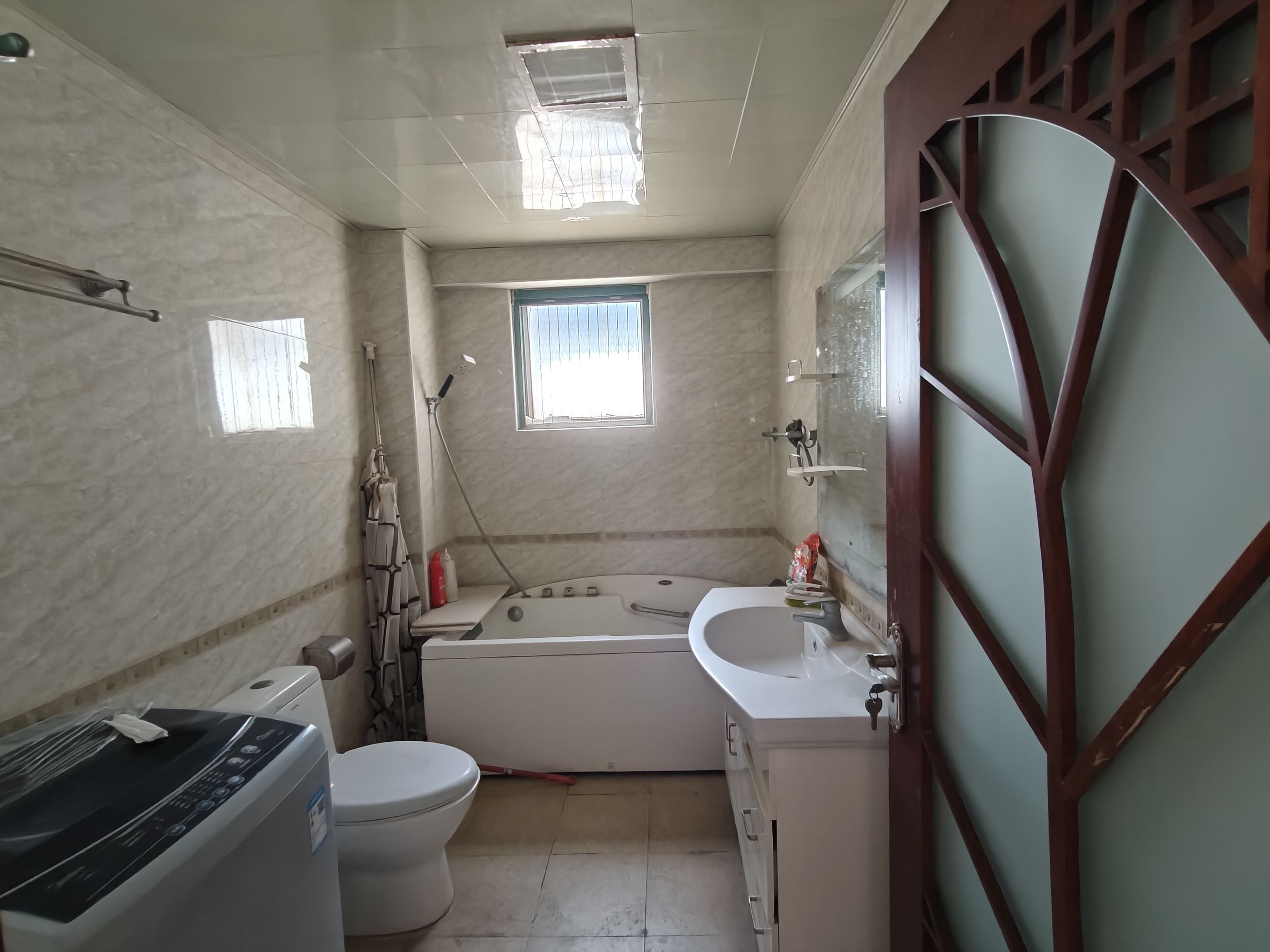 南希科技苑  3室2厅2卫    175.0万 南希科技苑  3室2厅2卫    175.0万卫生间