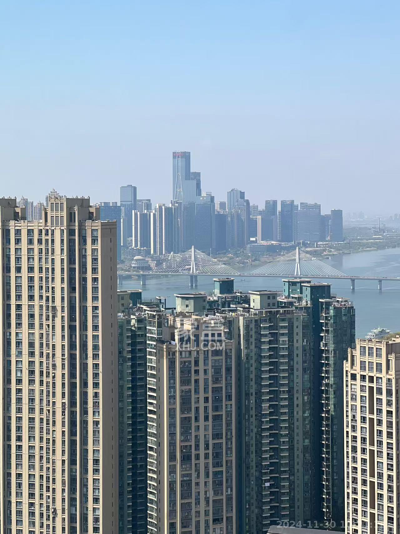 华润置地中心 1室1厅1卫 2500.0元/月 华润置地中心 1室1厅1卫 2500.0元/月室内图