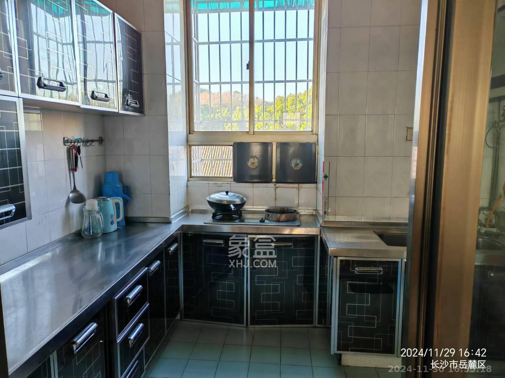 矿山研究院 3室2厅2卫 3000.0元/月 矿山研究院 3室2厅2卫 3000.0元/月室内图