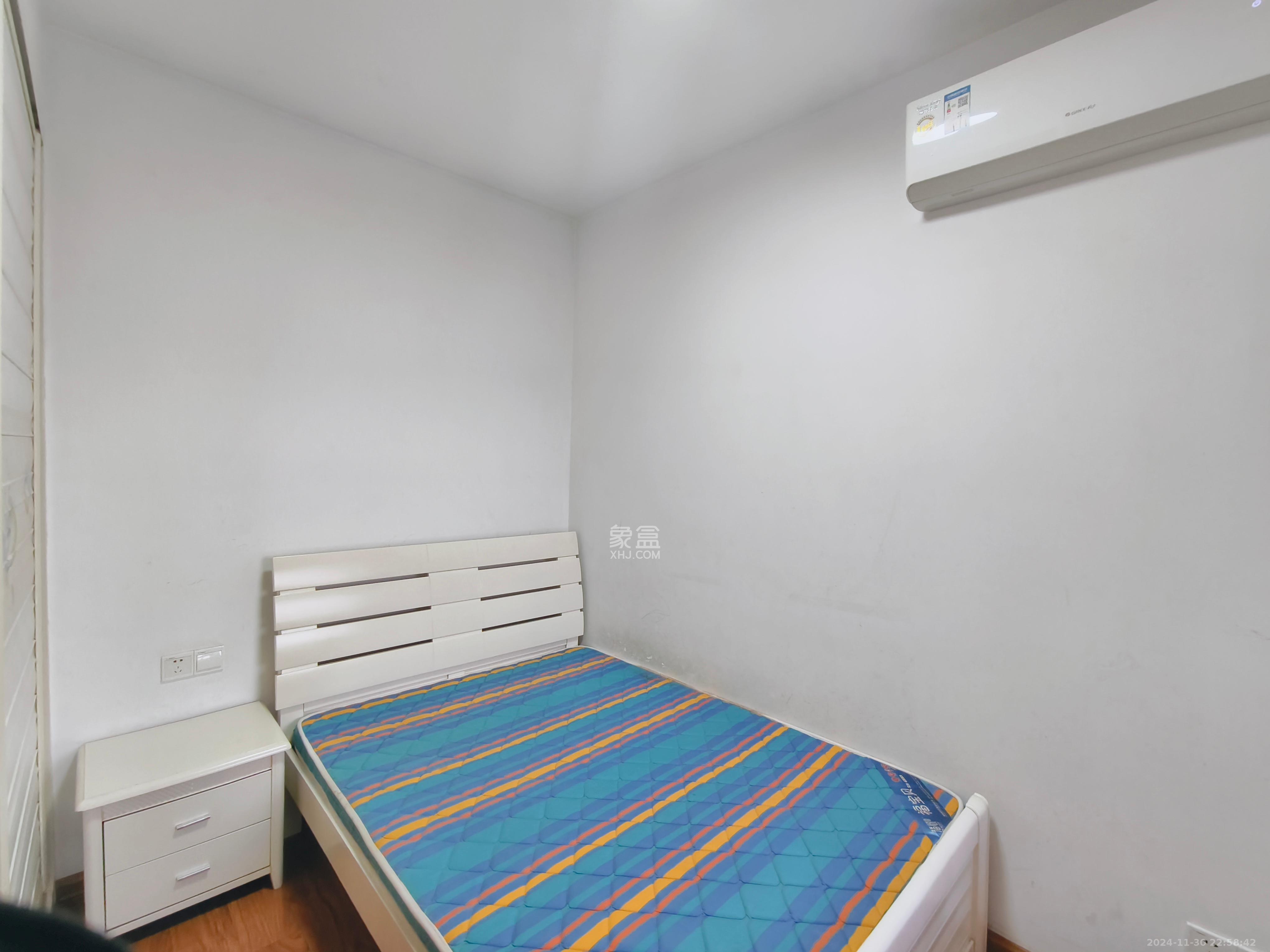 华龙家园(和泰家园)  3室0厅0卫    2000.0元/月 华龙家园(和泰家园)  3室0厅0卫    2000.0元/月室内图