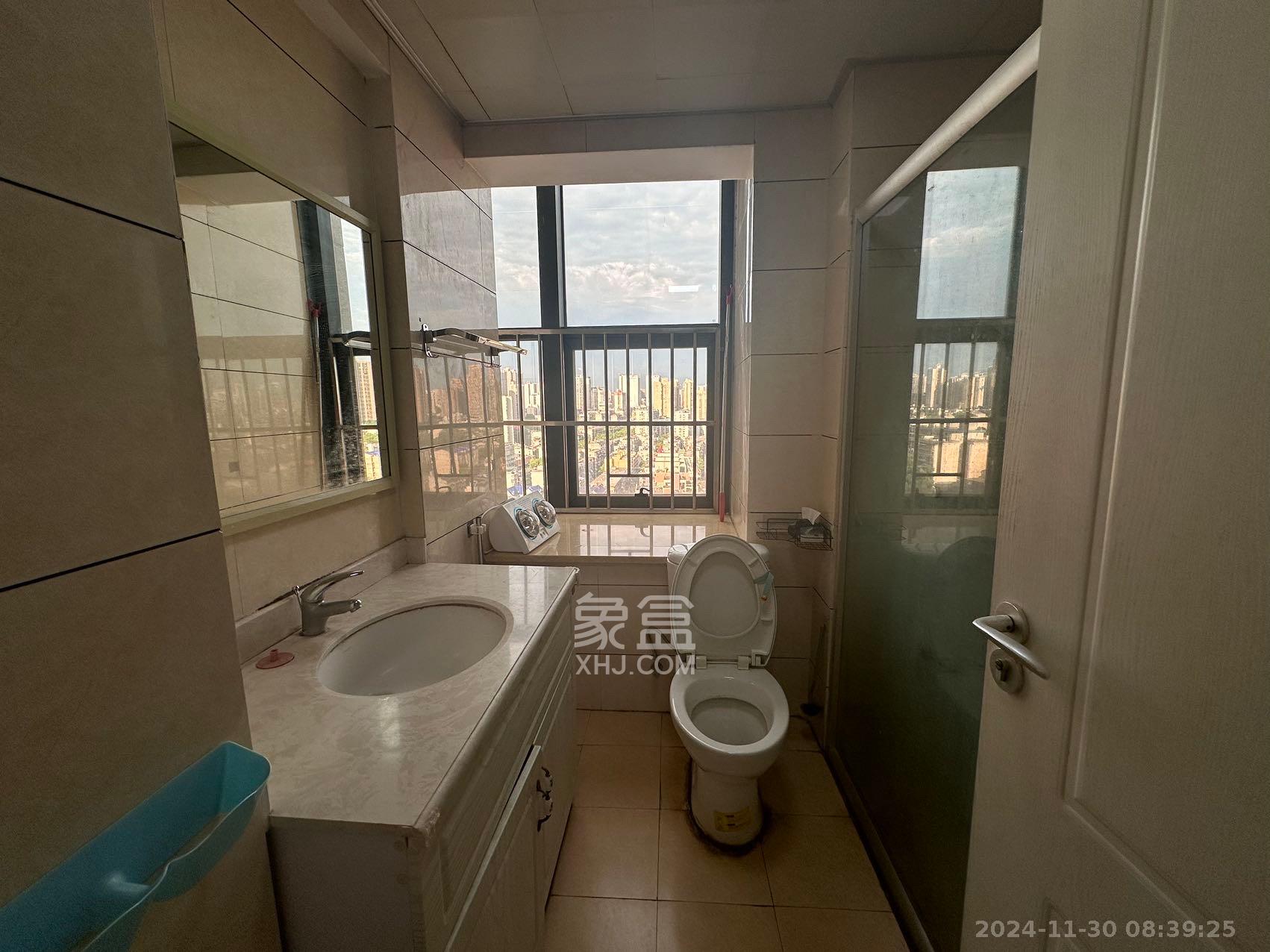 蓝湾国际广场  1室1厅1卫    1800.0元/月 蓝湾国际广场  1室1厅1卫    1800.0元/月室内图