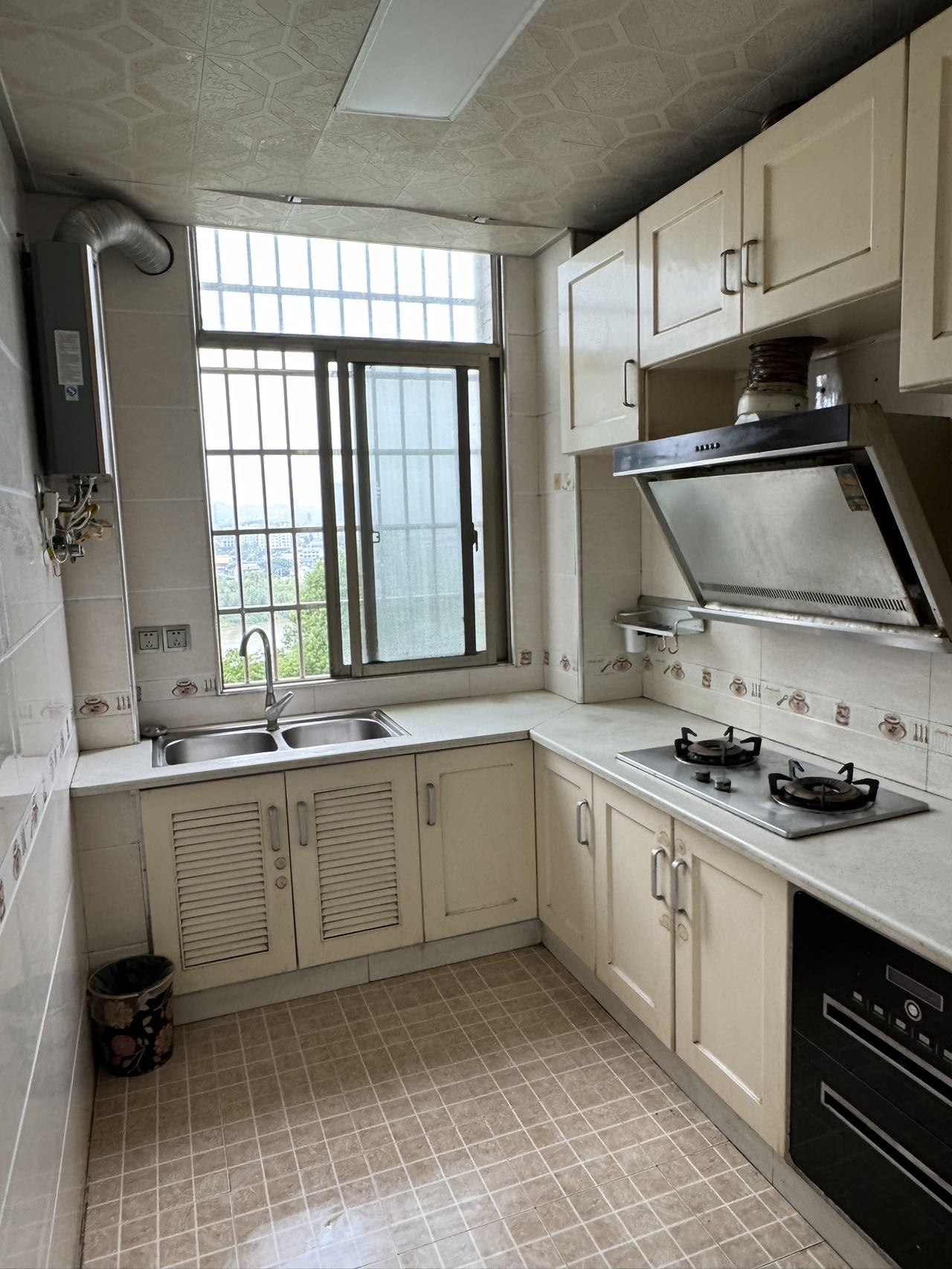 山水绿城  4室2厅2卫    1500.0元/月室内图