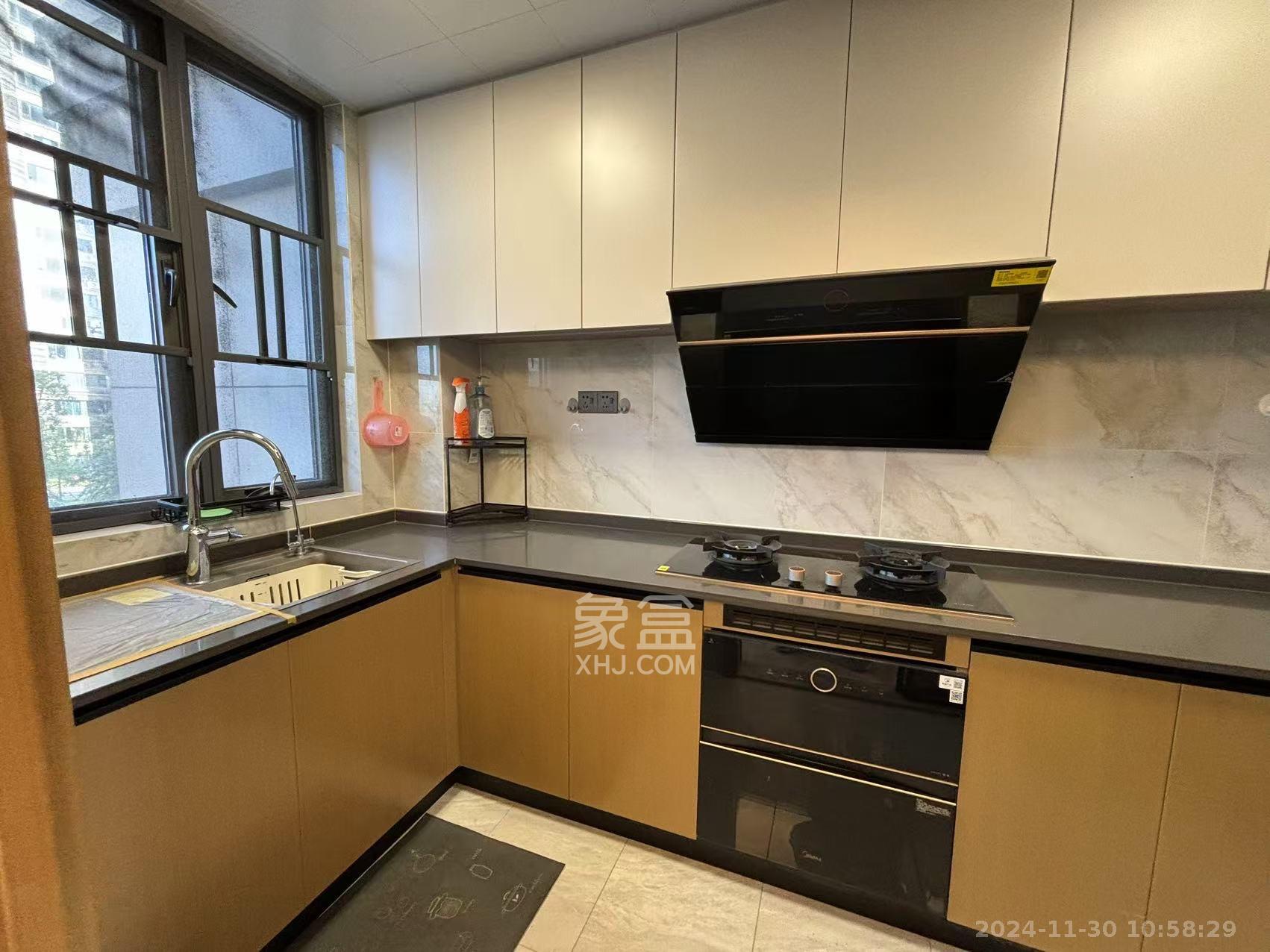 长房雍景湾  3室2厅2卫    3800.0元/月 长房雍景湾  3室2厅2卫    3800.0元/月室内图