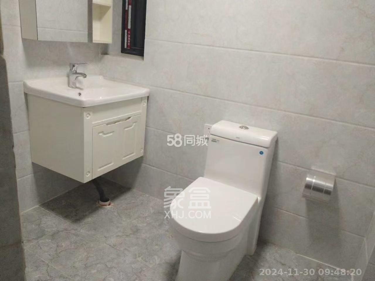 枫景园(春色满园) 4室2厅1卫 2700.0元/月 枫景园(春色满园) 4室2厅1卫 2700.0元/月室内图