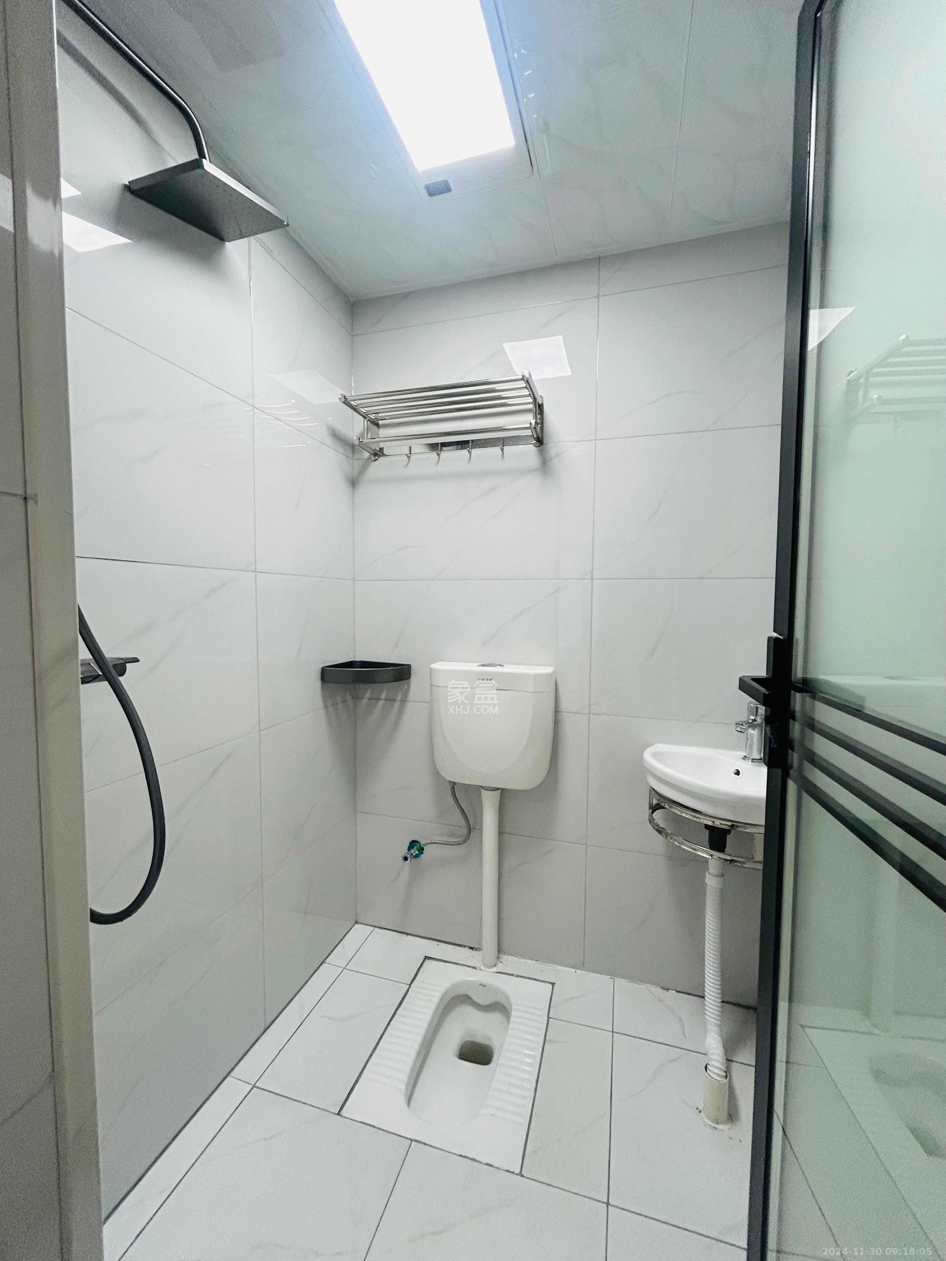 和康园小区 1室1厅1卫 1200.0元/月 和康园小区 1室1厅1卫 1200.0元/月室内图