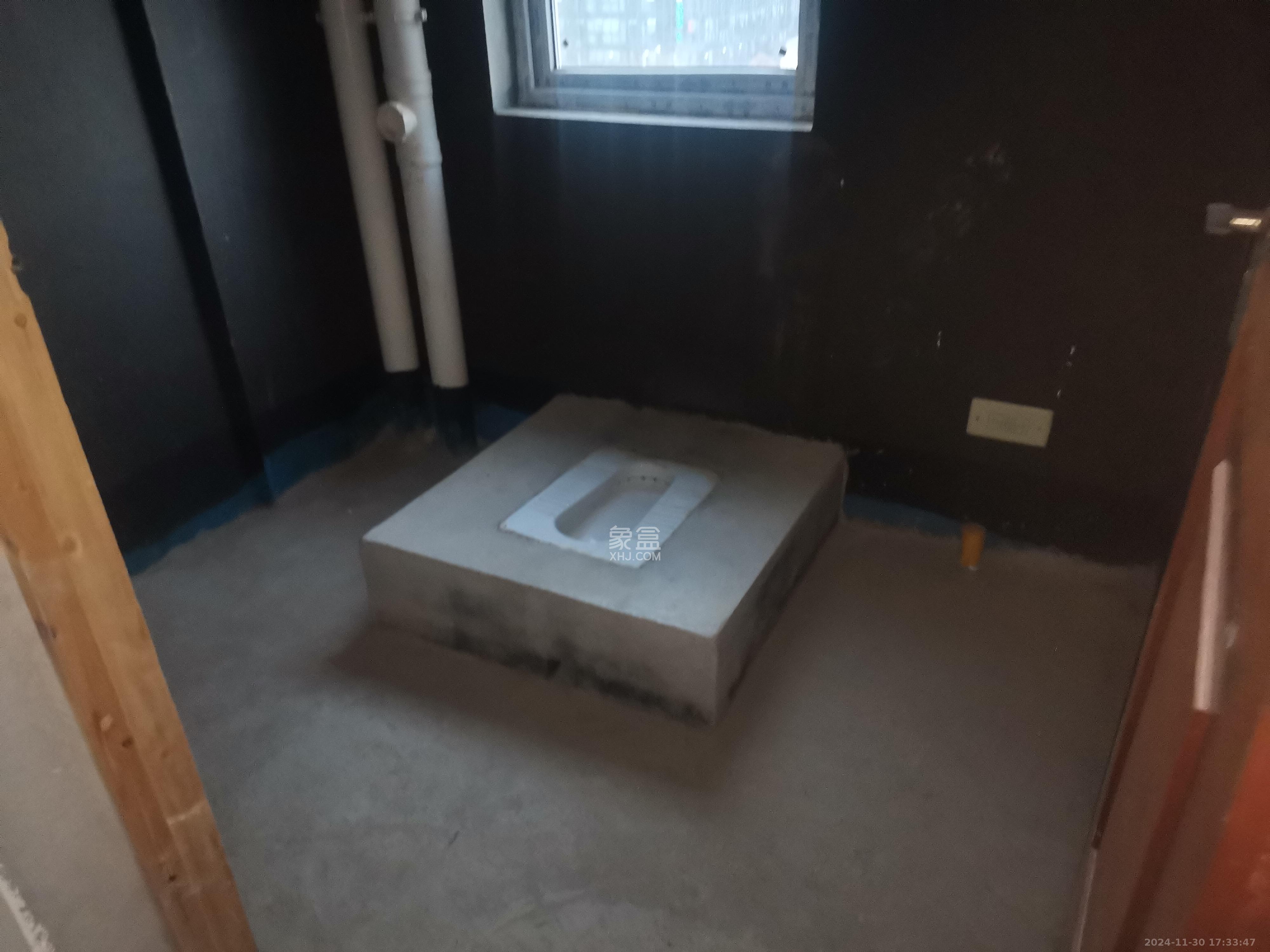 文景家园  4室1厅3卫   2500.00元/月室内图