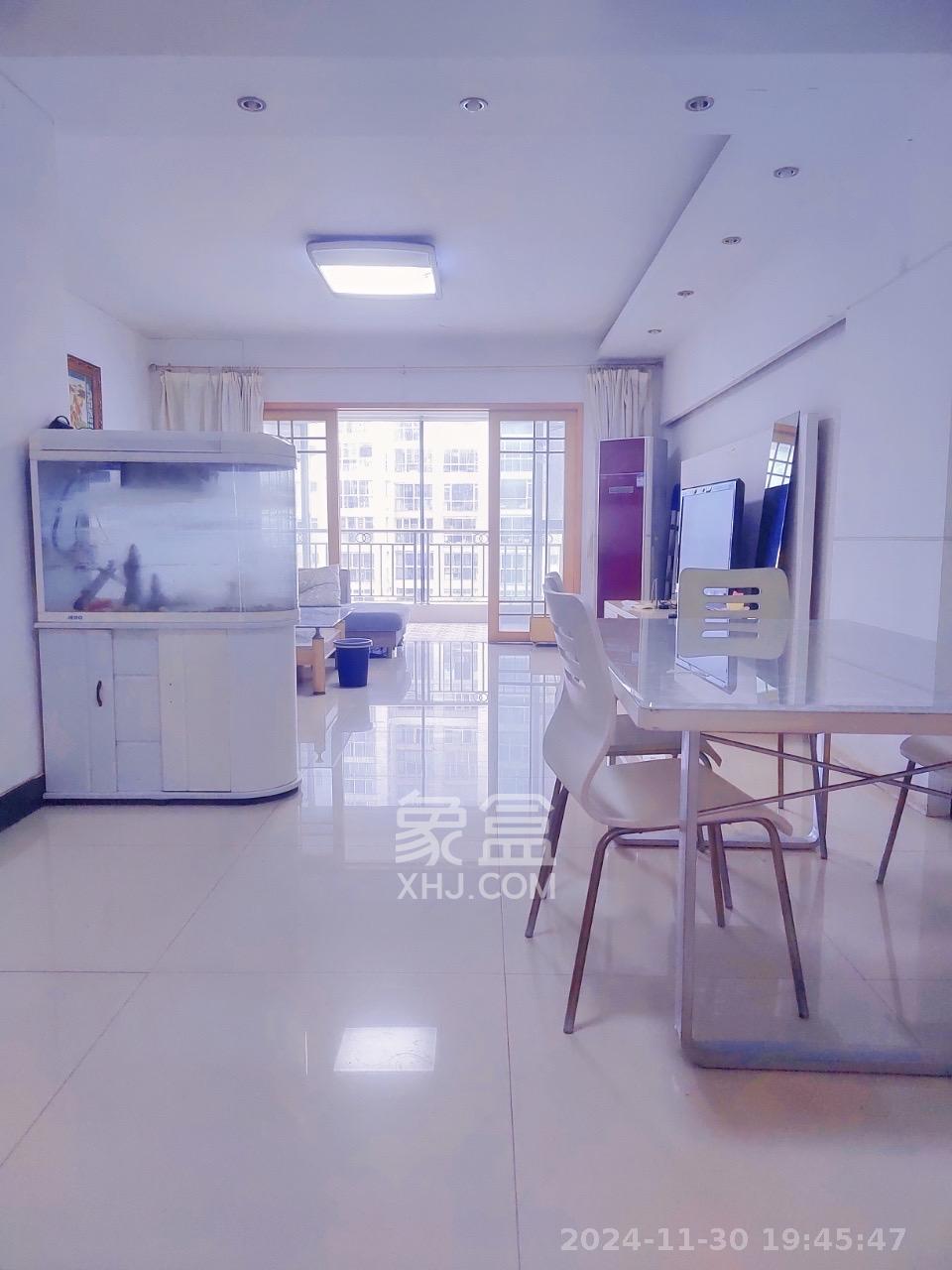 君临青园花都 3室2厅2卫 2600.0元/月 君临青园花都 3室2厅2卫 2600.0元/月室内图