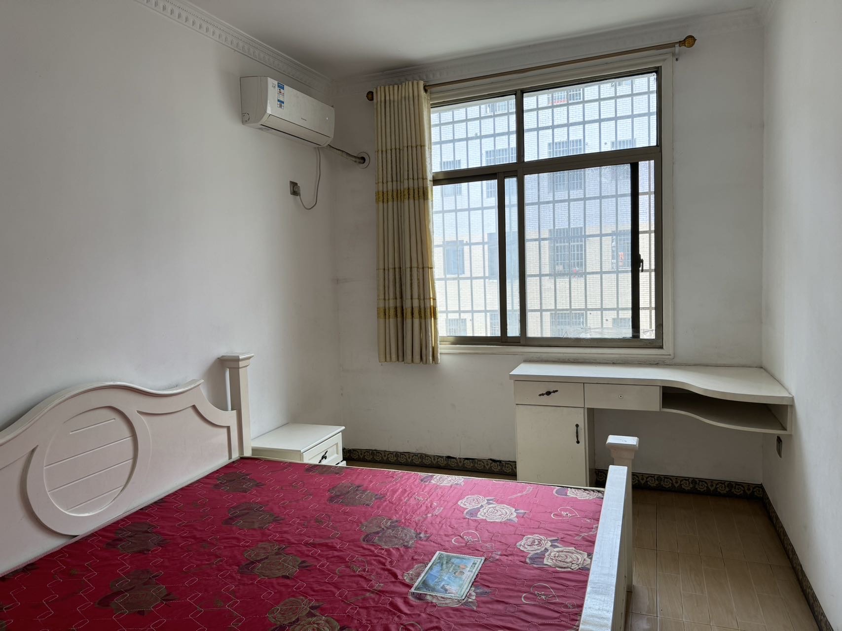 山水绿城  4室2厅2卫    1500.0元/月室内图