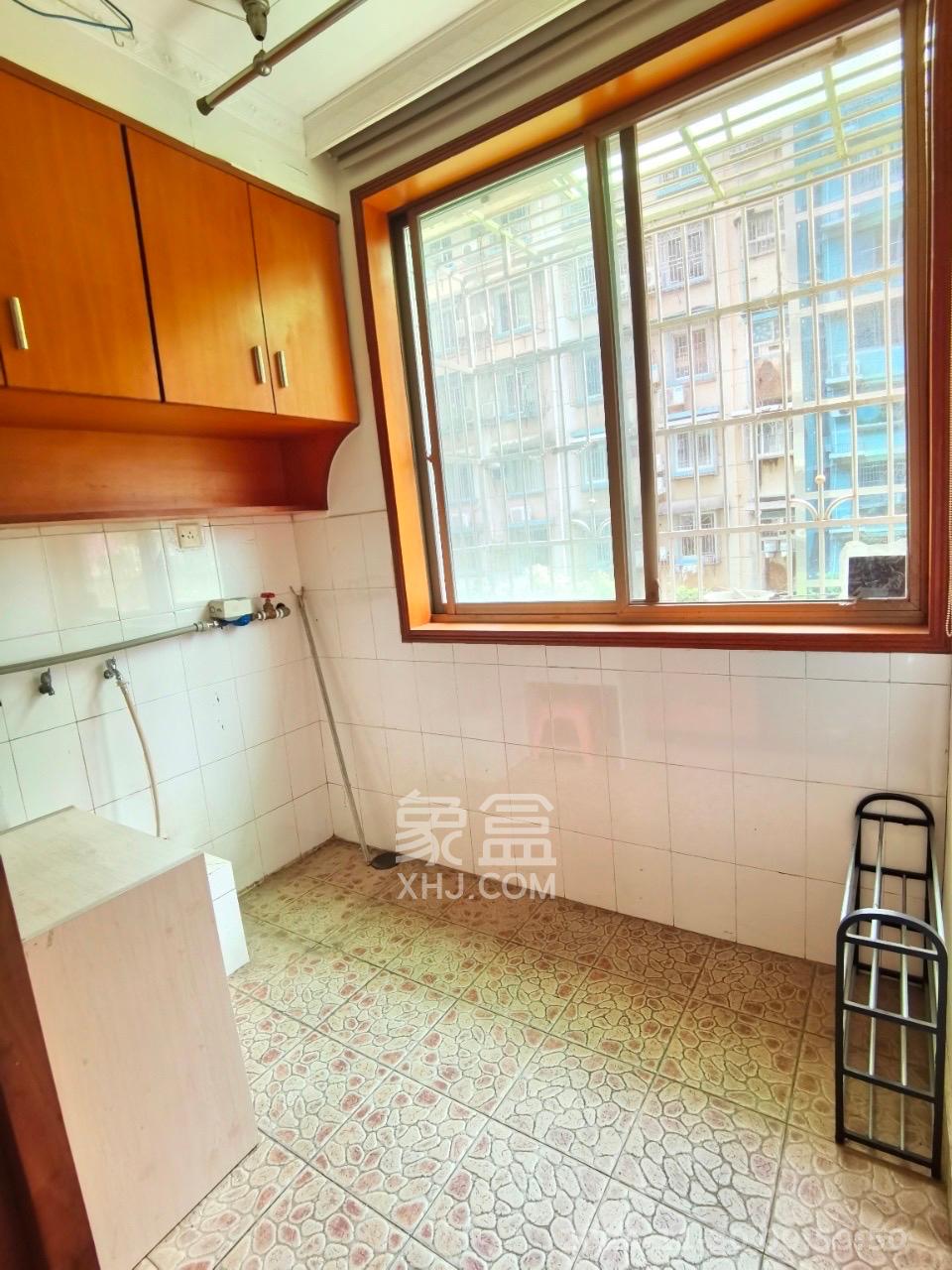 省水院宿舍 2室2厅1卫 1200.0元/月 省水院宿舍 2室2厅1卫 1200.0元/月室内图