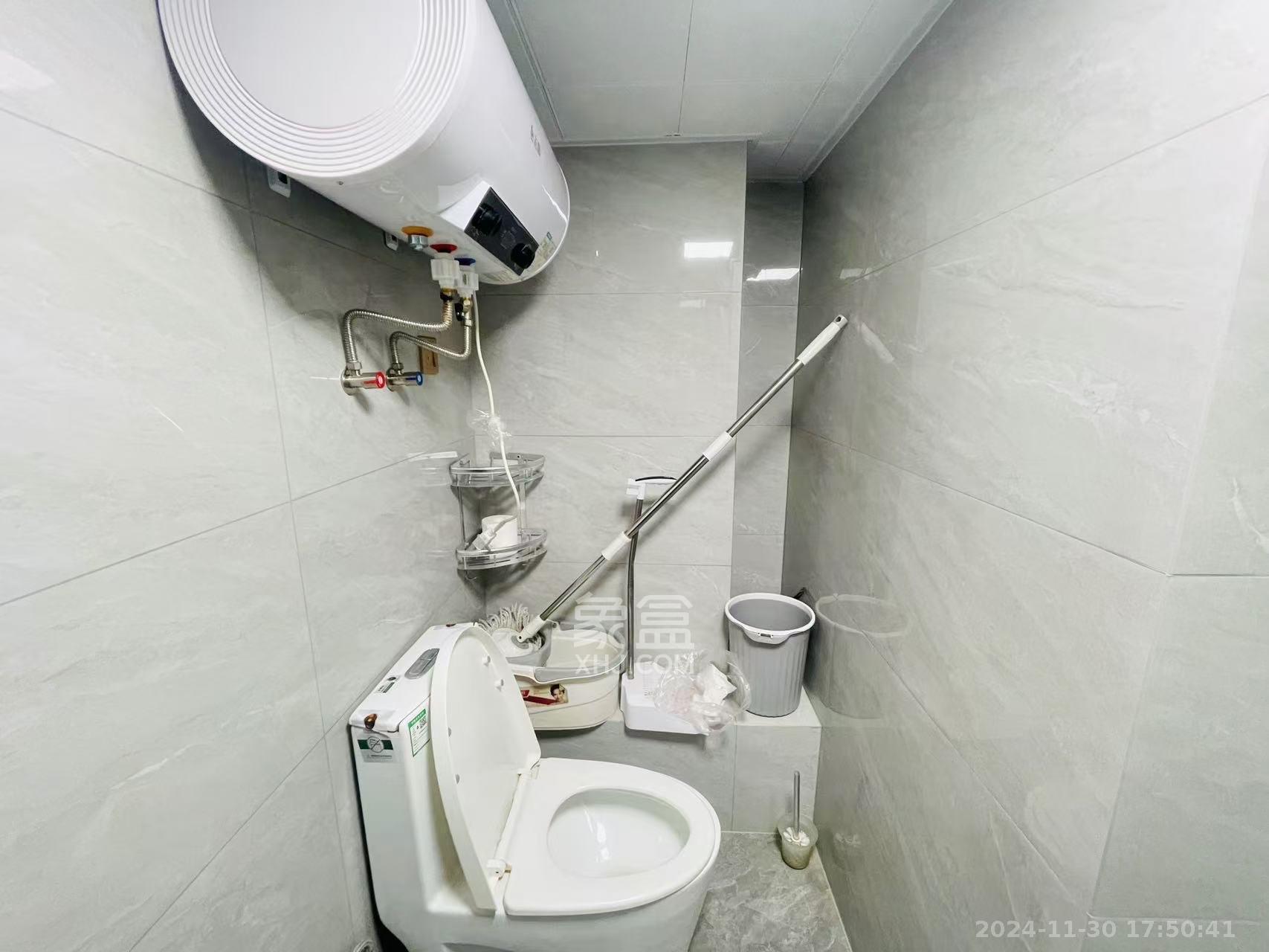 越秀悦湖台  2室2厅1卫    2500.0元/月 越秀悦湖台  2室2厅1卫    2500.0元/月室内图