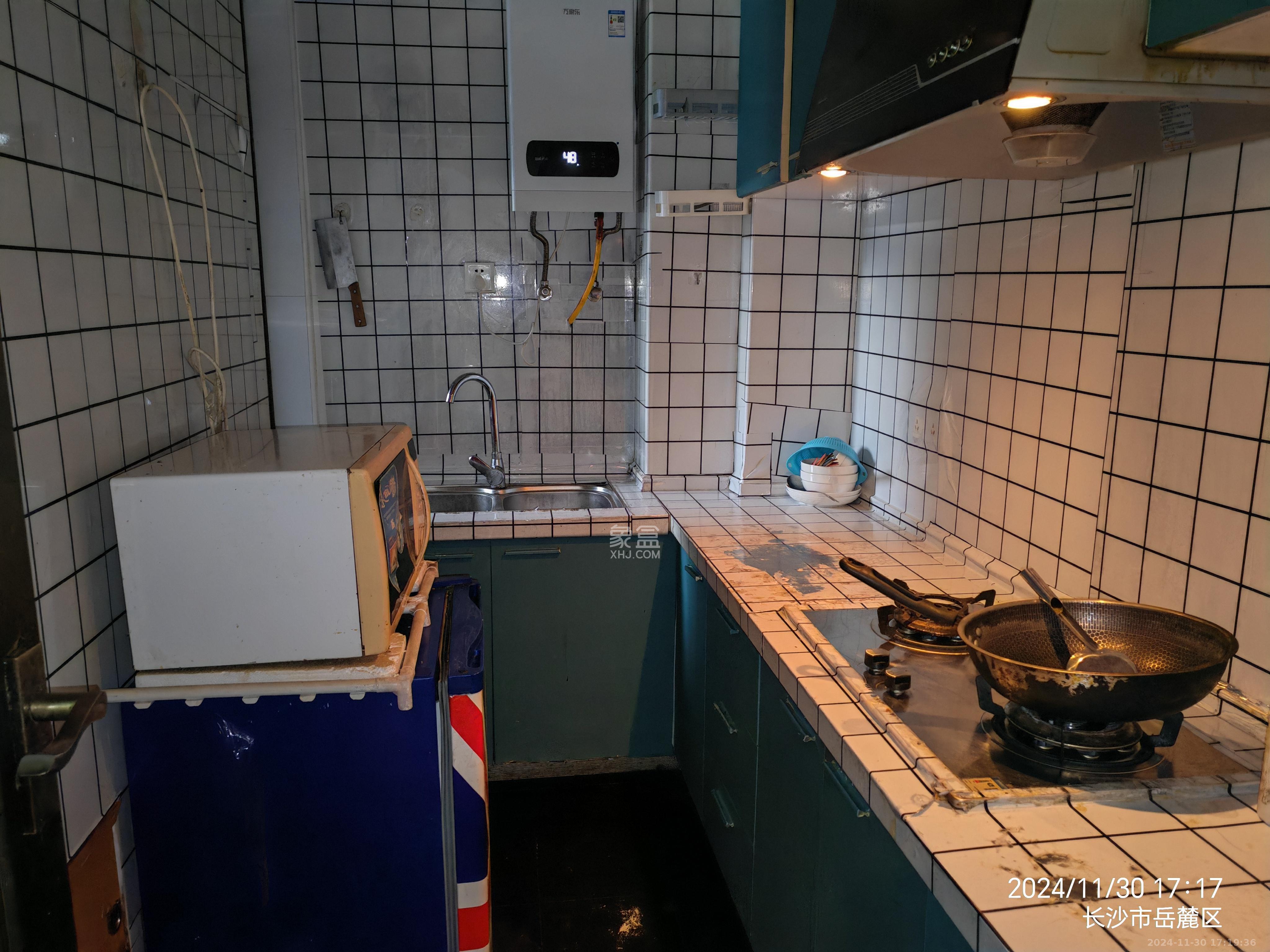 湘腾城市广场 2室2厅1卫 2600.0元/月 湘腾城市广场 2室2厅1卫 2600.0元/月室内图