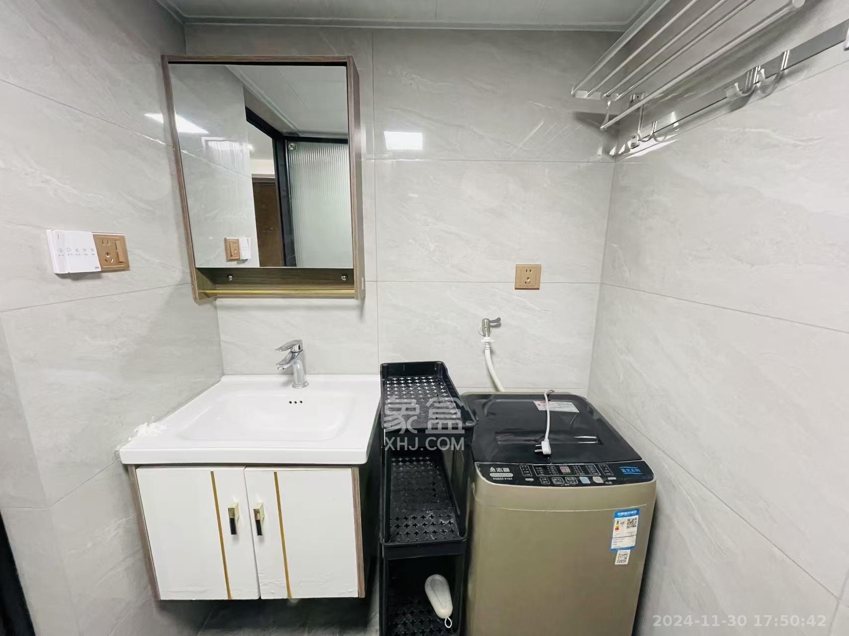 越秀悦湖台  2室2厅1卫    2500.0元/月 越秀悦湖台  2室2厅1卫    2500.0元/月室内图