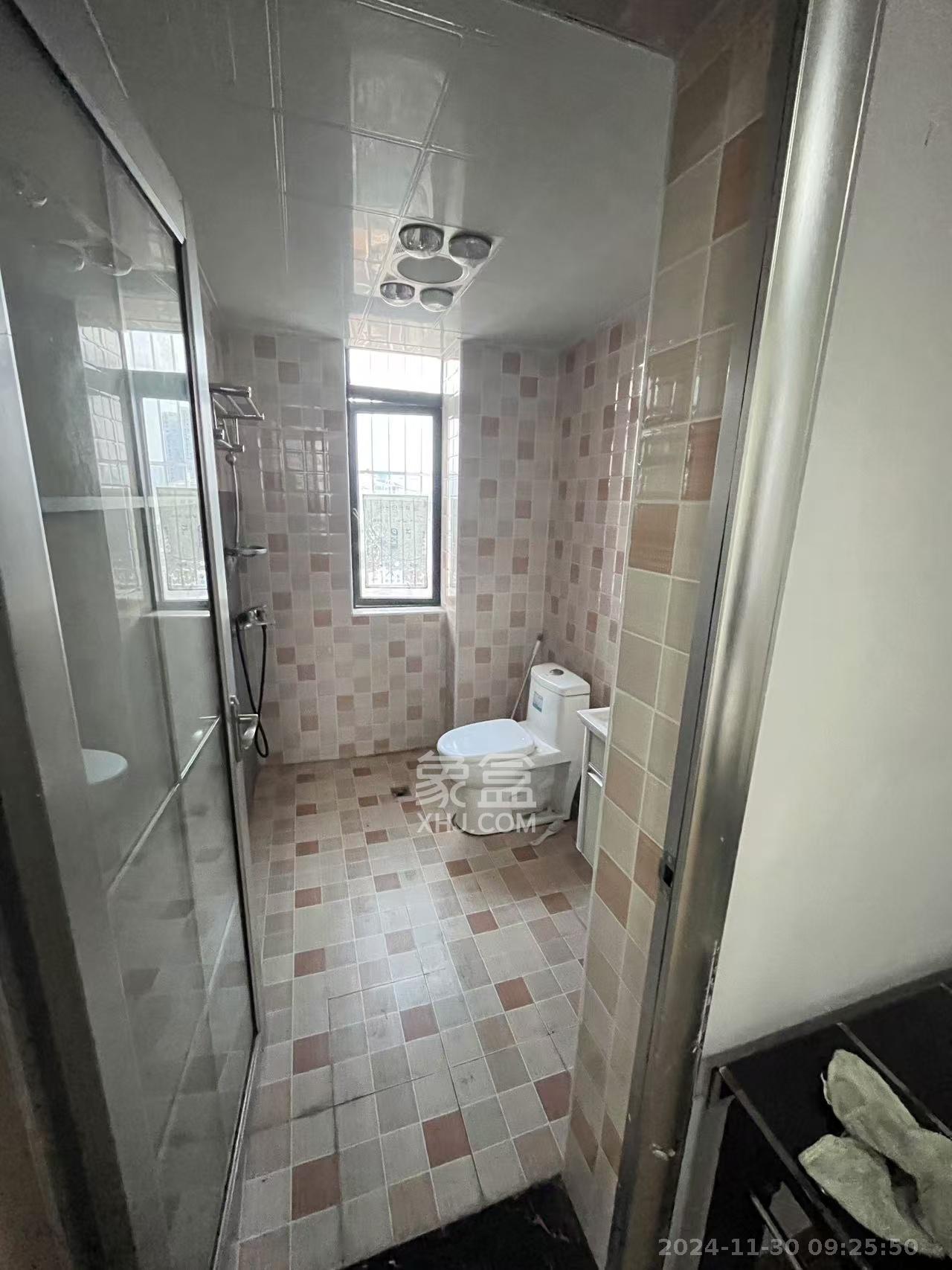 枫华府第 2室2厅1卫 1600.0元/月 枫华府第 2室2厅1卫 1600.0元/月室内图