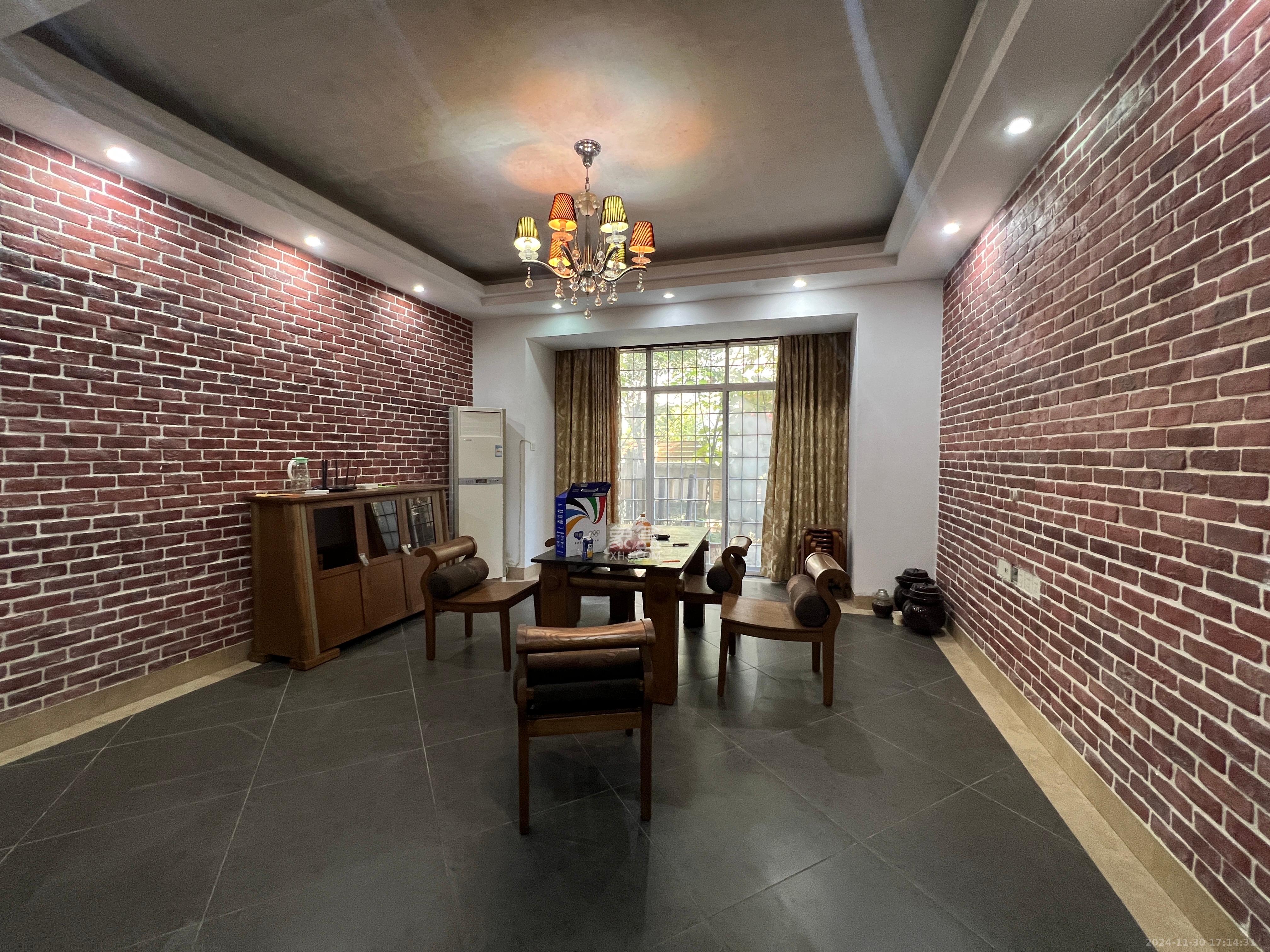 御景龙城  6室2厅3卫    8000.0元/月 御景龙城  6室2厅3卫    8000.0元/月室内图1