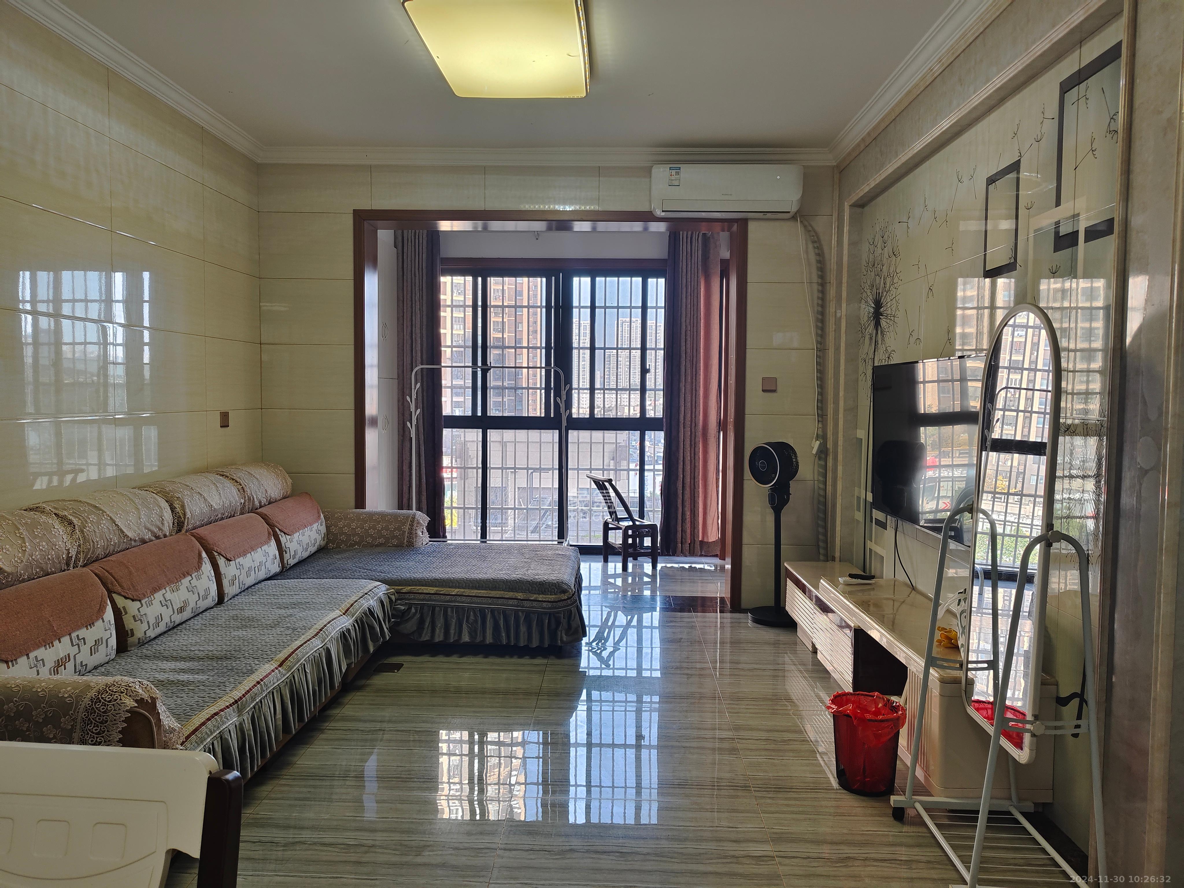 嘉顺苑 3室1厅1卫 2300.0元/月 嘉顺苑 3室1厅1卫 2300.0元/月室内图