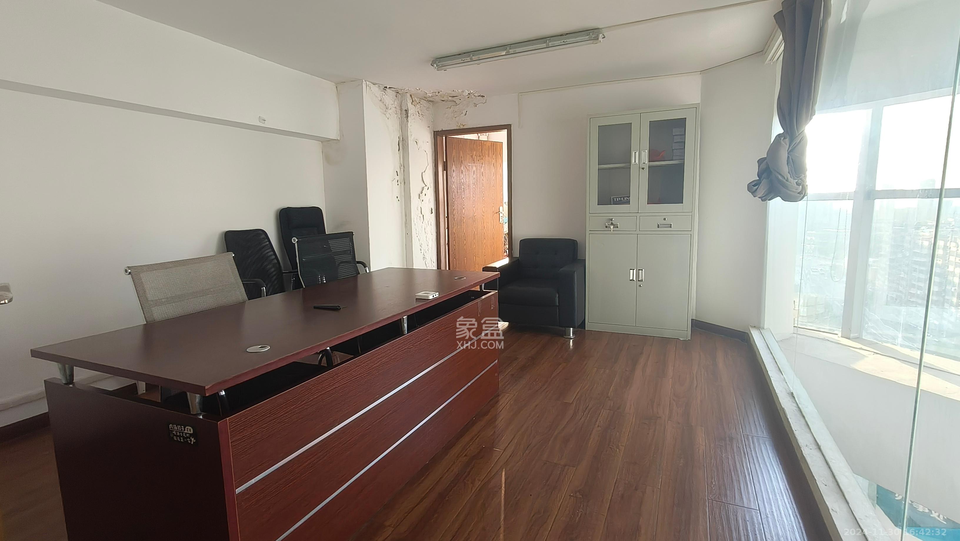 城市快线（新建大厦）  1室1厅1卫    10000.0元/月室内图