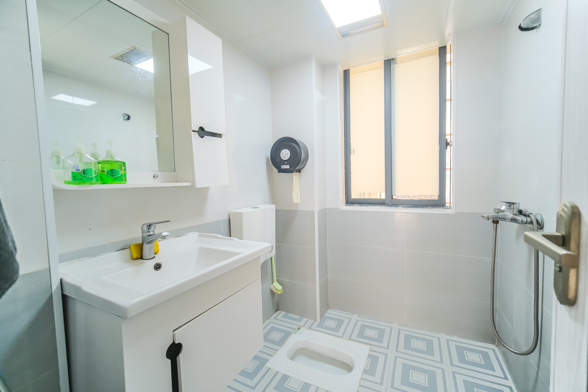 花样年华 4室2厅1卫 68.8万 花样年华 4室2厅1卫 68.8万卫生间