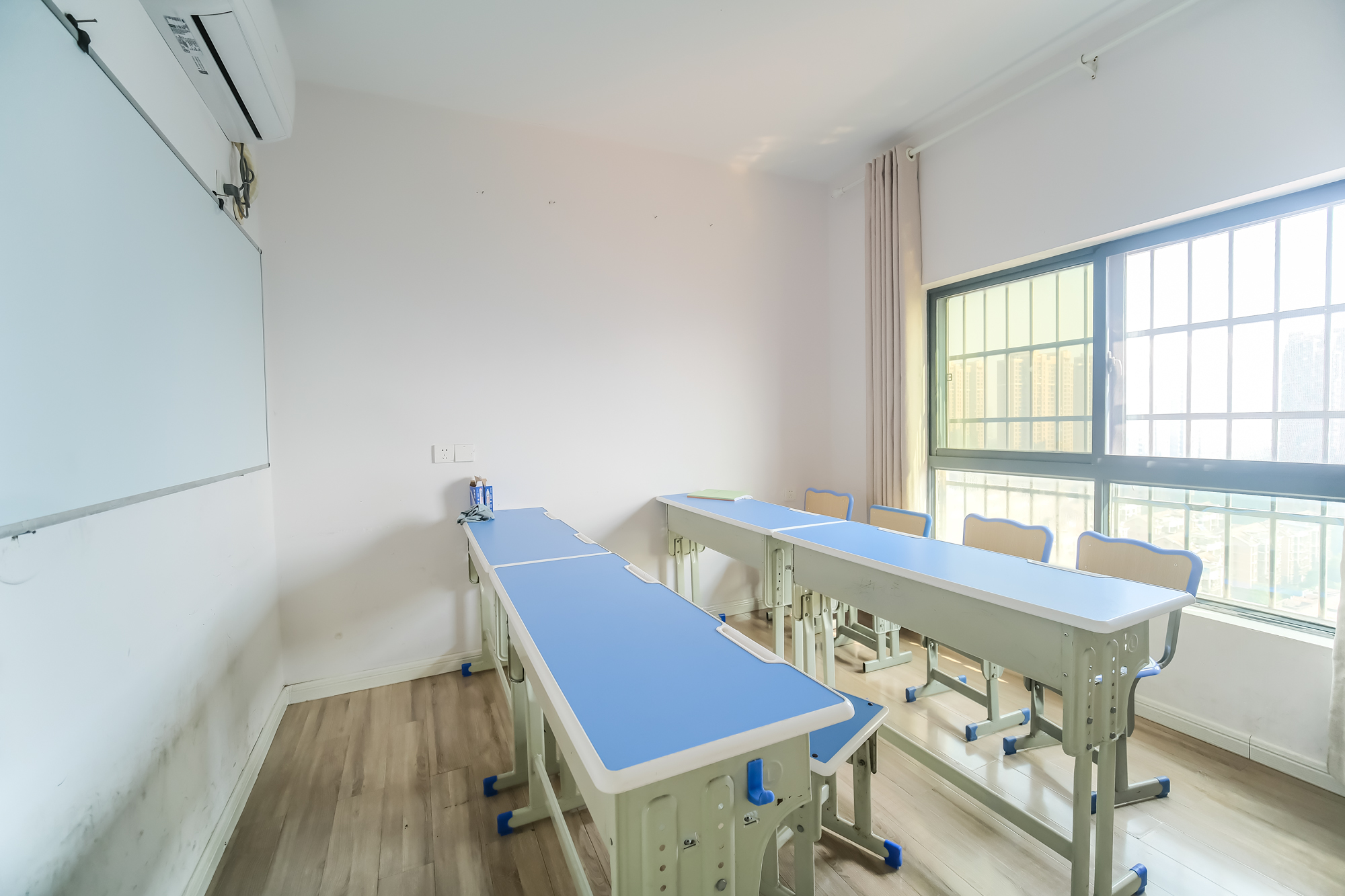 花样年华 4室2厅1卫 68.8万 花样年华 4室2厅1卫 68.8万卧室