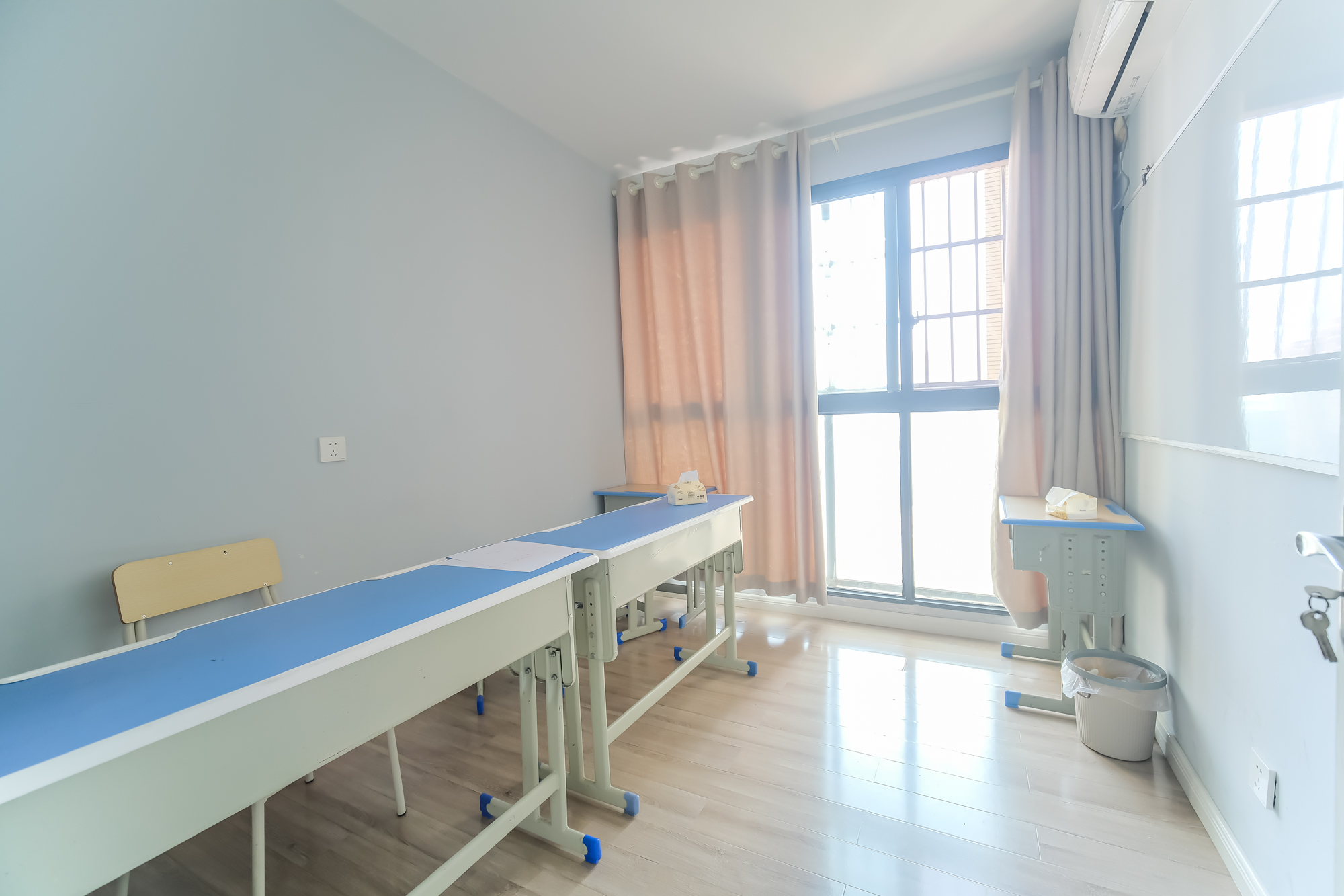 花样年华 4室2厅1卫 68.8万 花样年华 4室2厅1卫 68.8万卧室