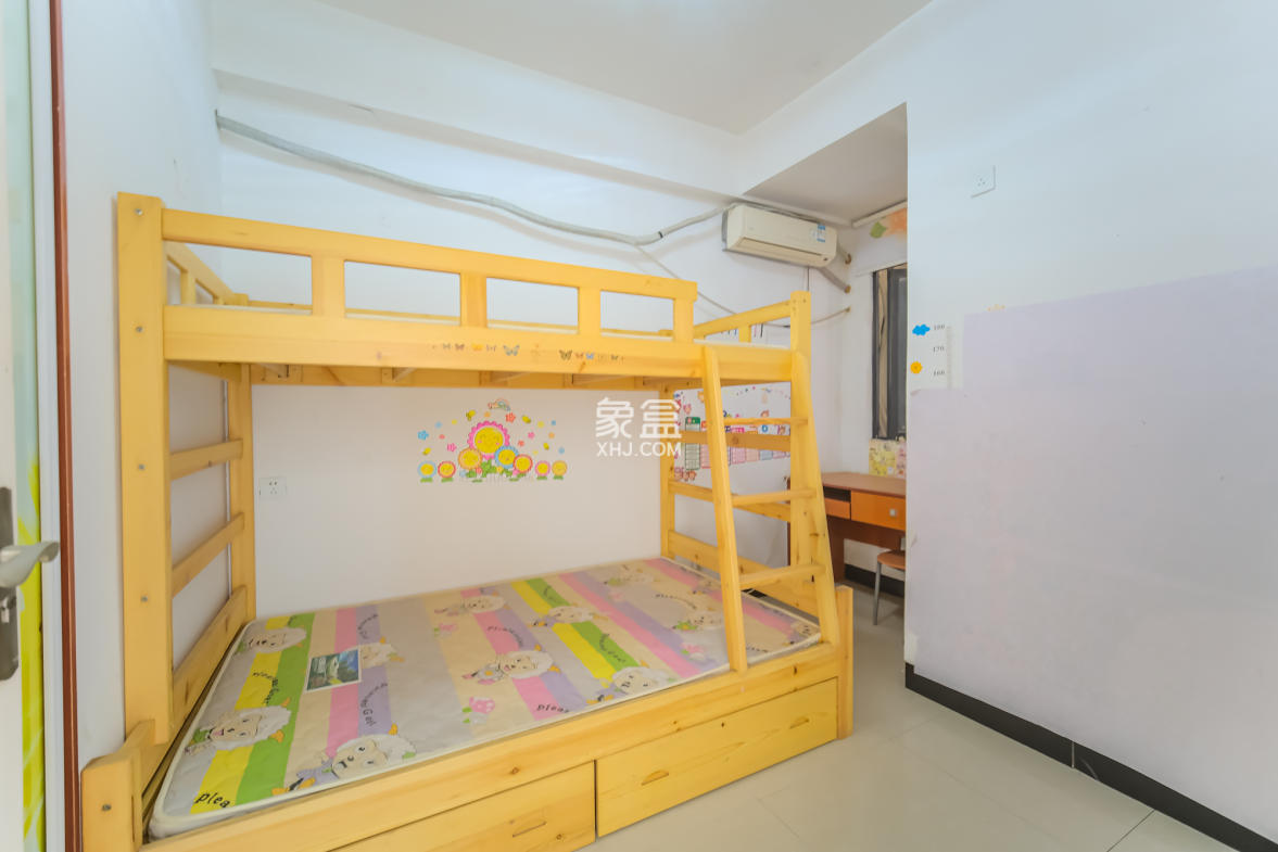 盛地尊域 2室2厅1卫 39.9万 盛地尊域 2室2厅1卫 39.9万卧室