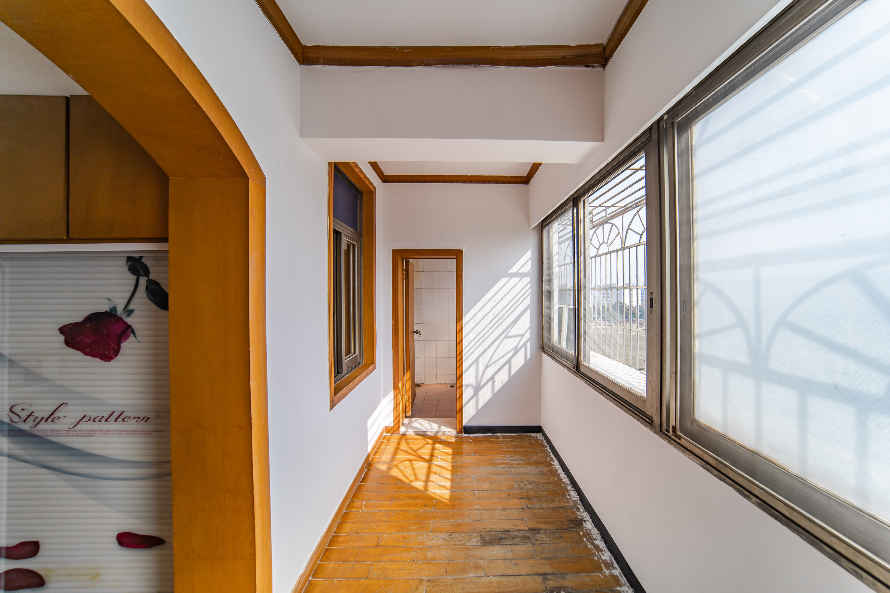 岳麓区公安分局住宅楼  3室2厅2卫   68.00万阳台