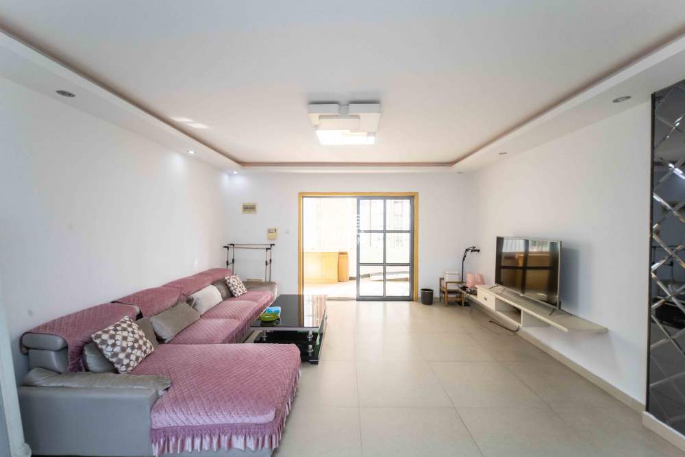 山水华景  3室2厅2卫    120.0万