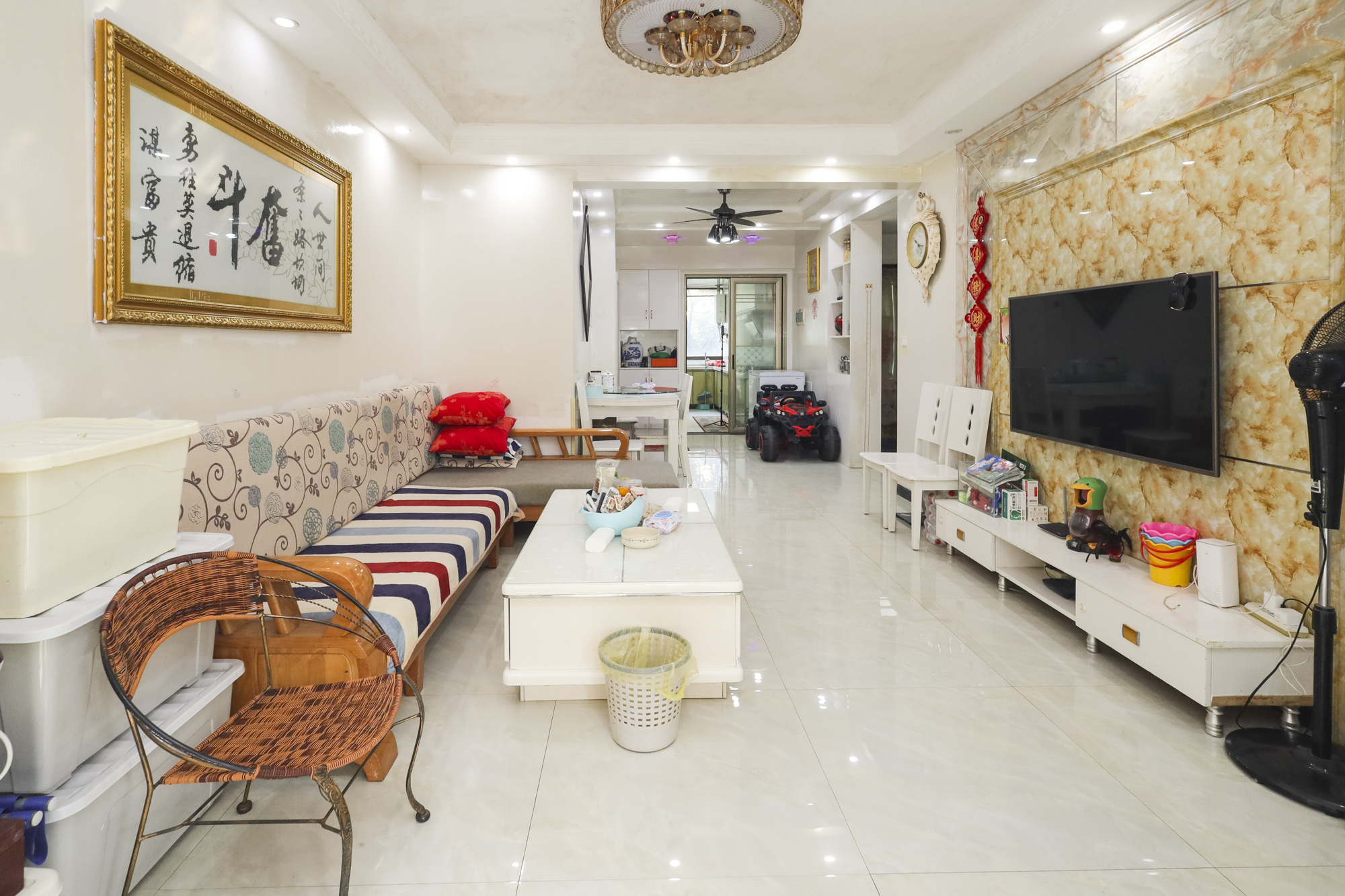 山语城二期 2室2厅1卫 59.4万 山语城二期 2室2厅1卫 59.4万客厅