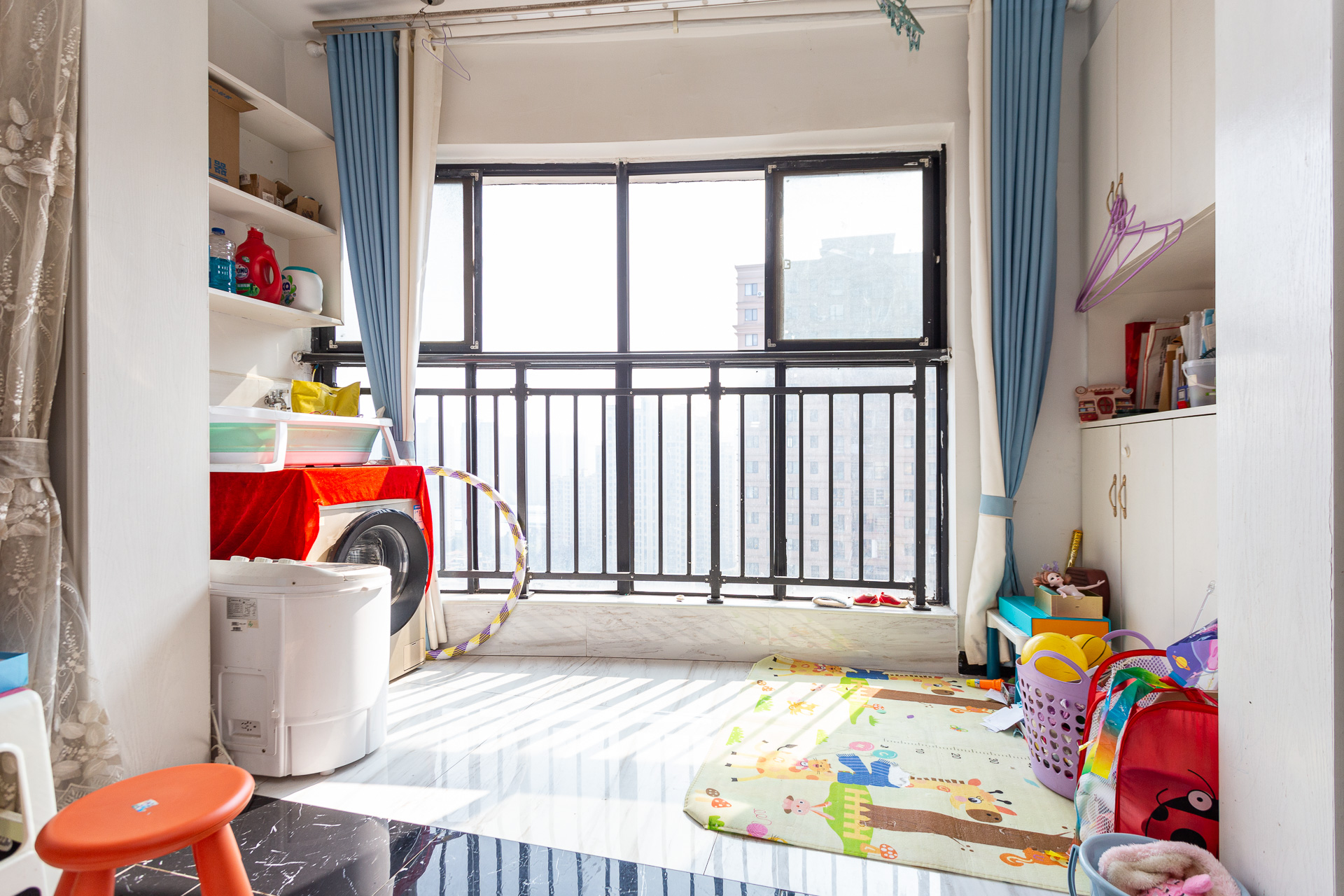 润和之悦(金泽园) 3室2厅1卫 70.0万 润和之悦(金泽园) 3室2厅1卫 70.0万阳台