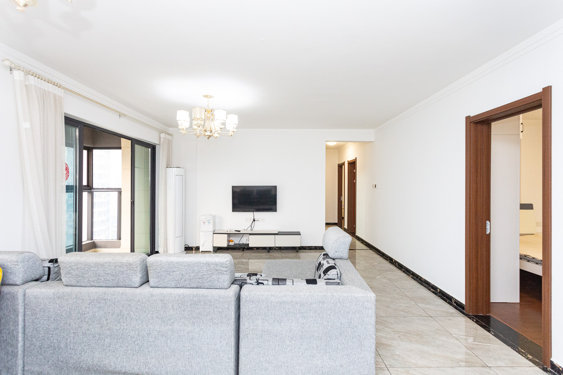 万润滨江天著 4室2厅2卫 143.0万 万润滨江天著 4室2厅2卫 143.0万客厅