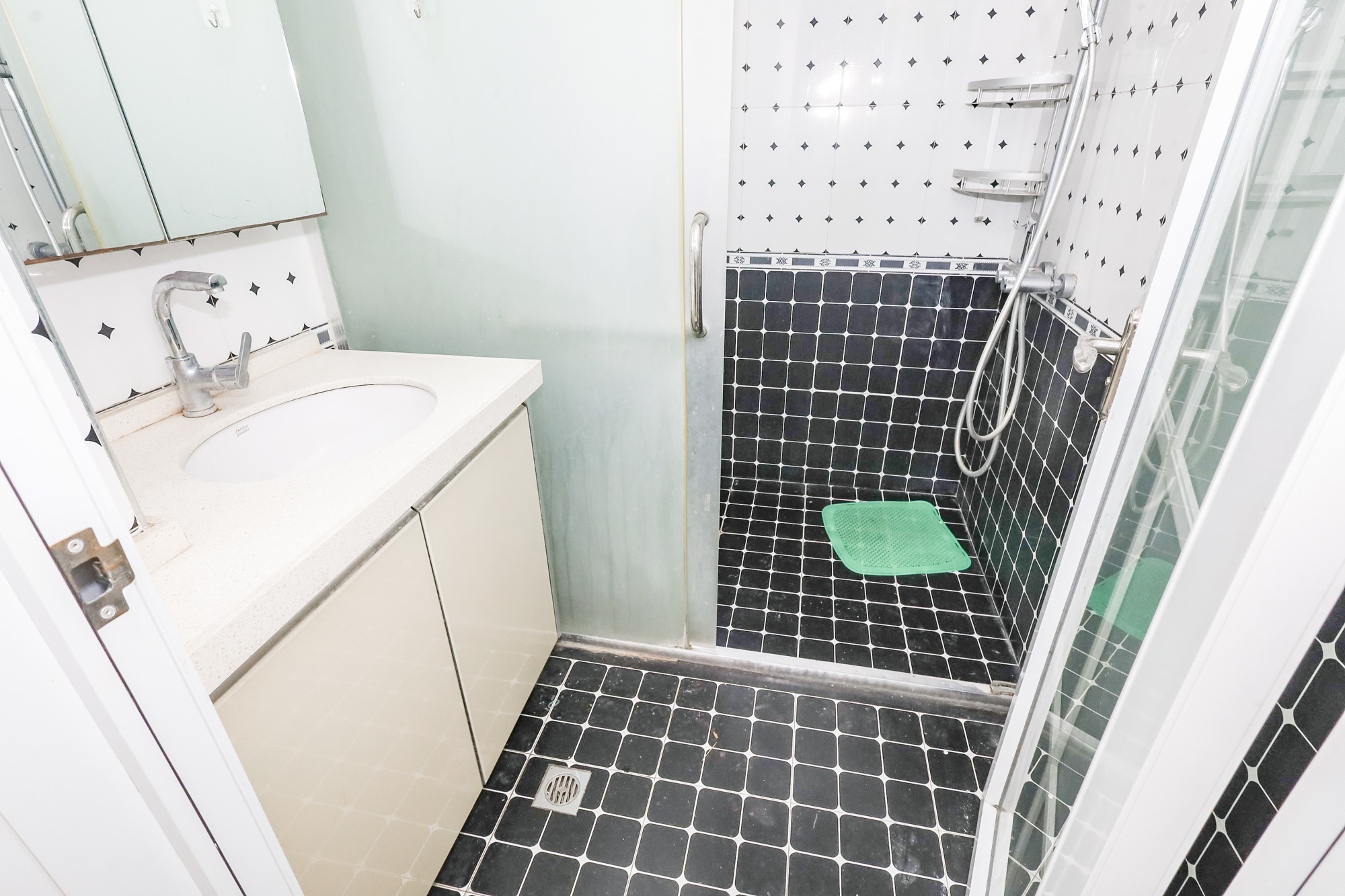 南山雍江汇(滨江国际新城)  3室2厅1卫    130.0万 南山雍江汇(滨江国际新城)  3室2厅1卫    130.0万卫生间