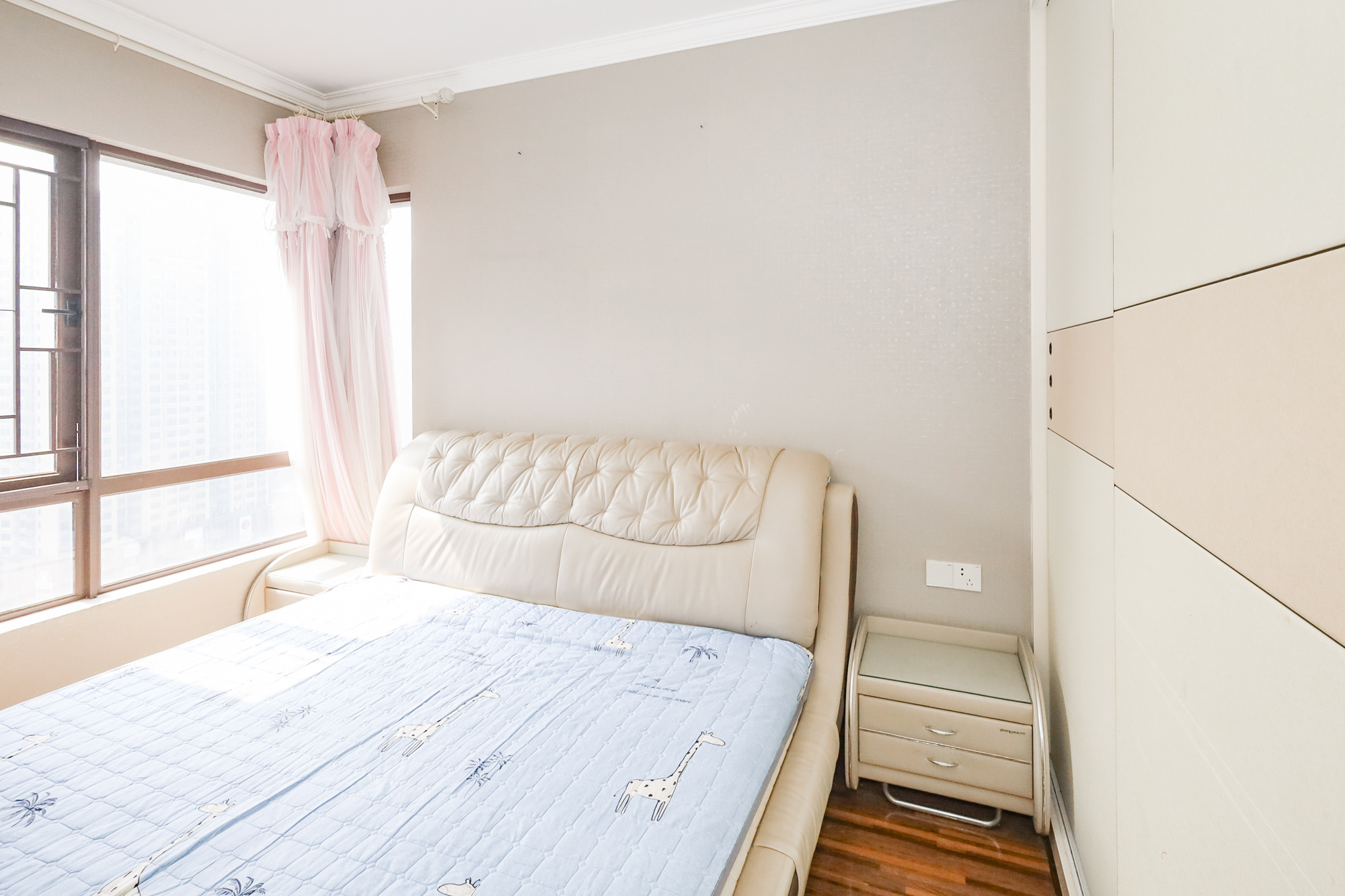 南山雍江汇(滨江国际新城)  3室2厅1卫    130.0万 南山雍江汇(滨江国际新城)  3室2厅1卫    130.0万卧室