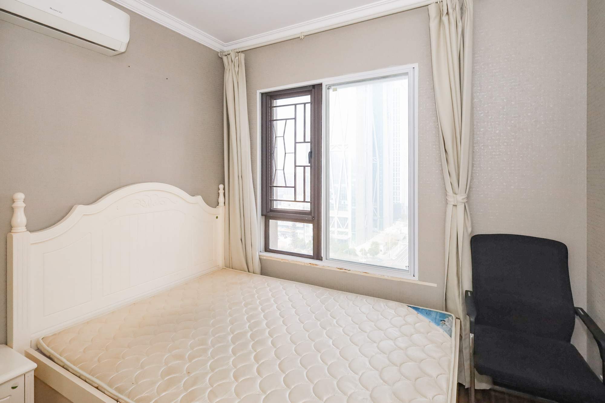 南山雍江汇(滨江国际新城)  3室2厅1卫    130.0万 南山雍江汇(滨江国际新城)  3室2厅1卫    130.0万卧室