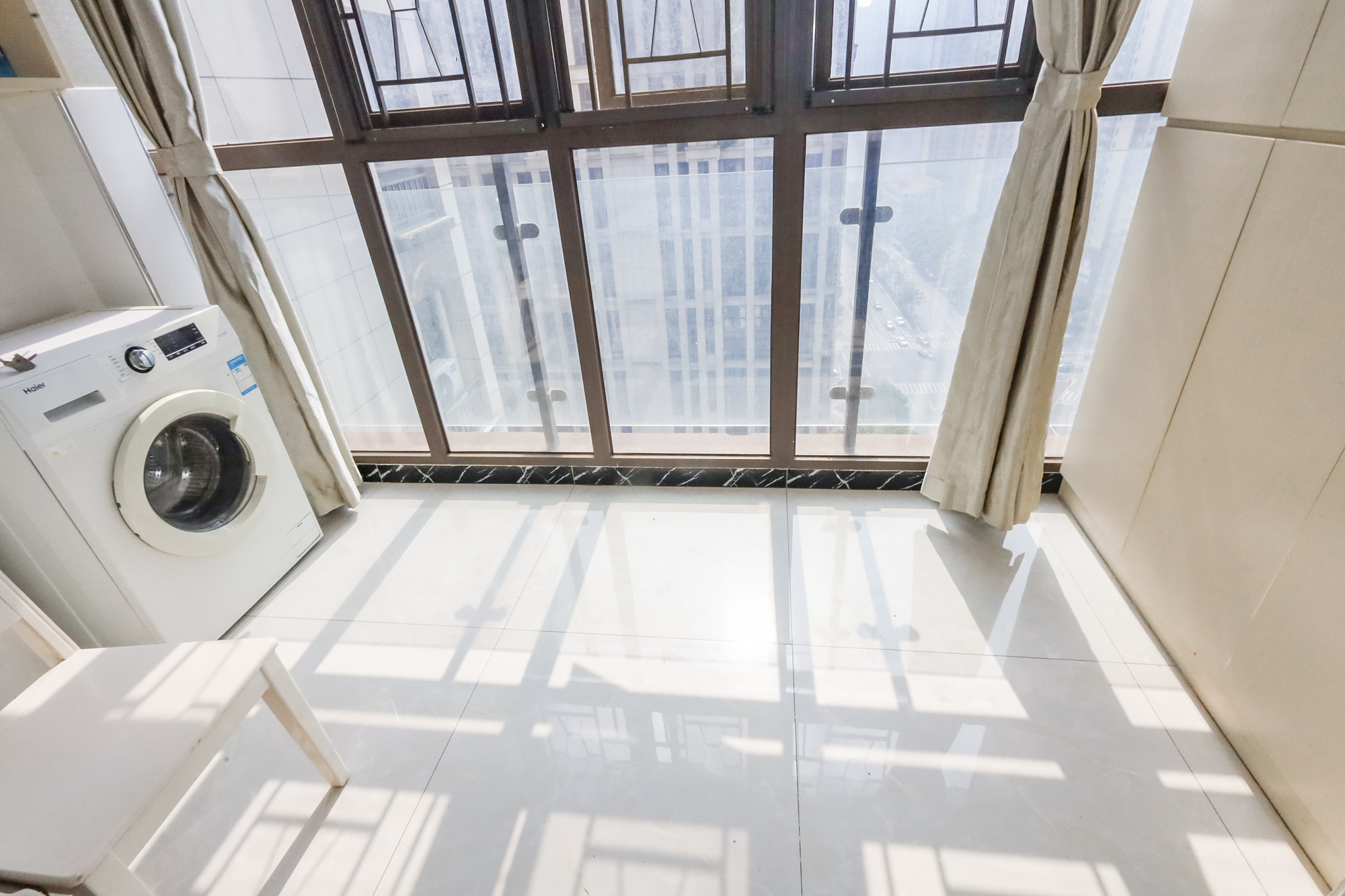 南山雍江汇(滨江国际新城)  3室2厅1卫    130.0万 南山雍江汇(滨江国际新城)  3室2厅1卫    130.0万阳台