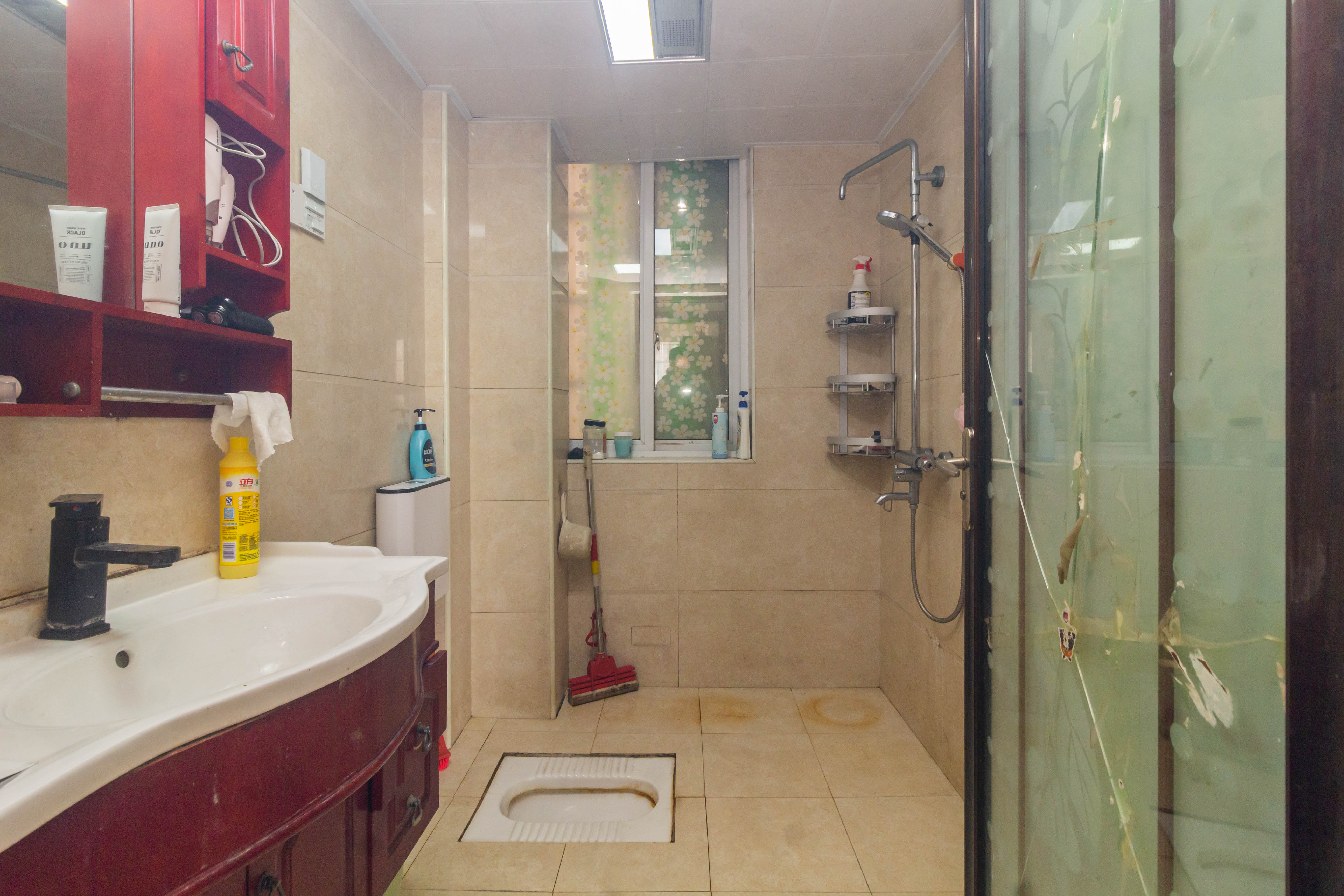 爵士湘  2室2厅1卫    39.8万 爵士湘  2室2厅1卫    39.8万卫生间