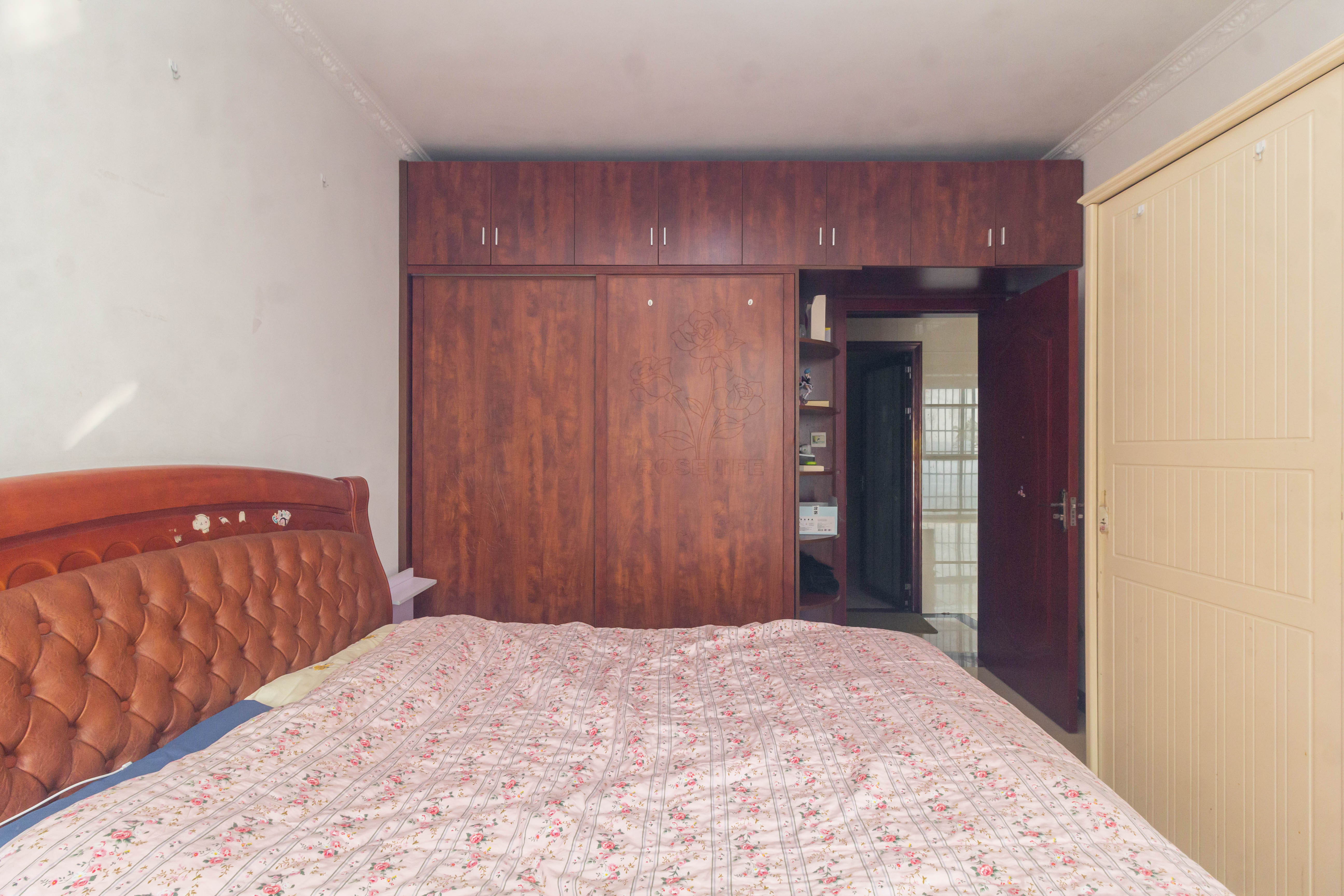 爵士湘  2室2厅1卫    39.8万 爵士湘  2室2厅1卫    39.8万卧室