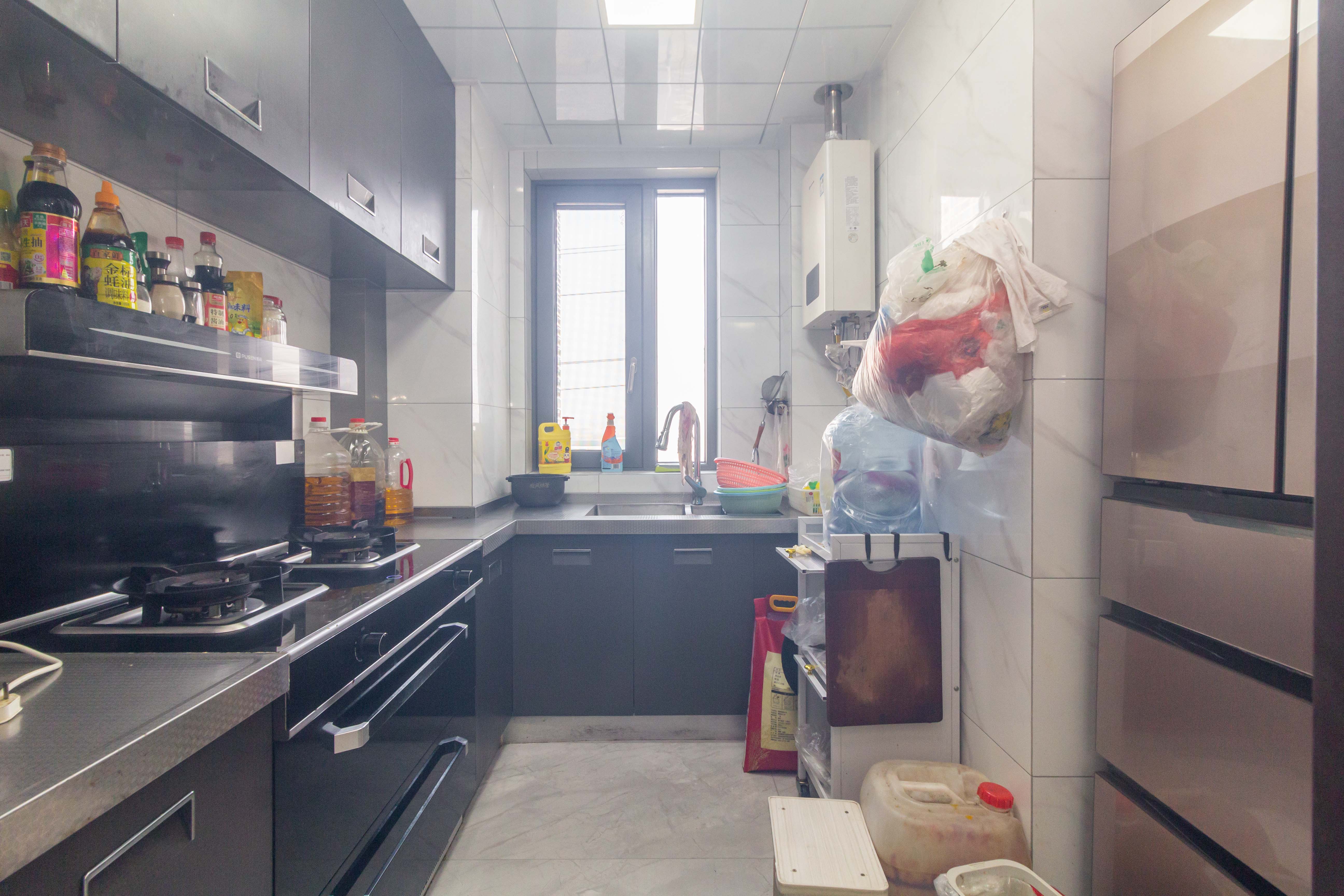 华远海蓝郡  3室2厅2卫    83.0万 华远海蓝郡  3室2厅2卫    83.0万厨房