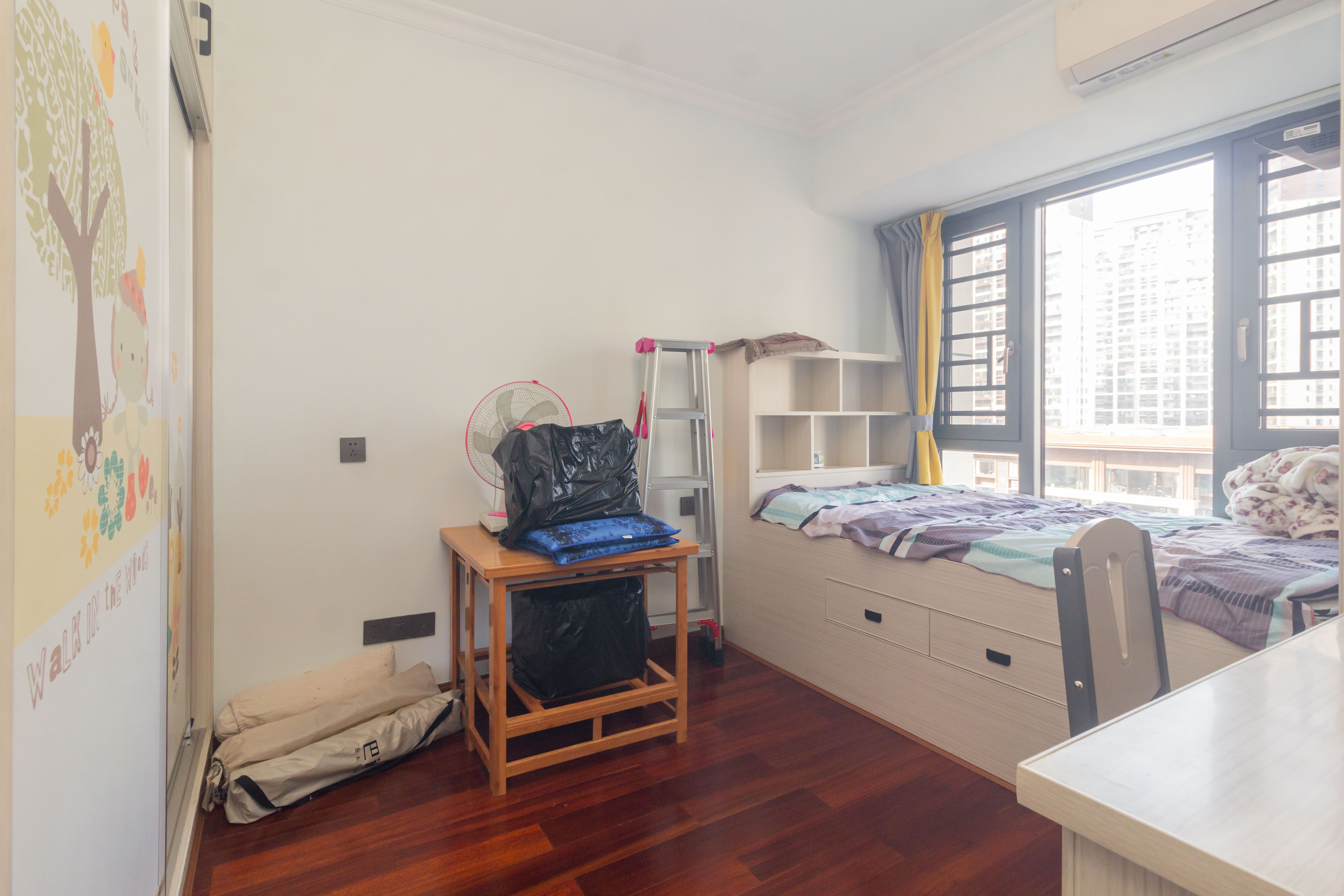 华远海蓝郡  3室2厅2卫    83.0万 华远海蓝郡  3室2厅2卫    83.0万卧室