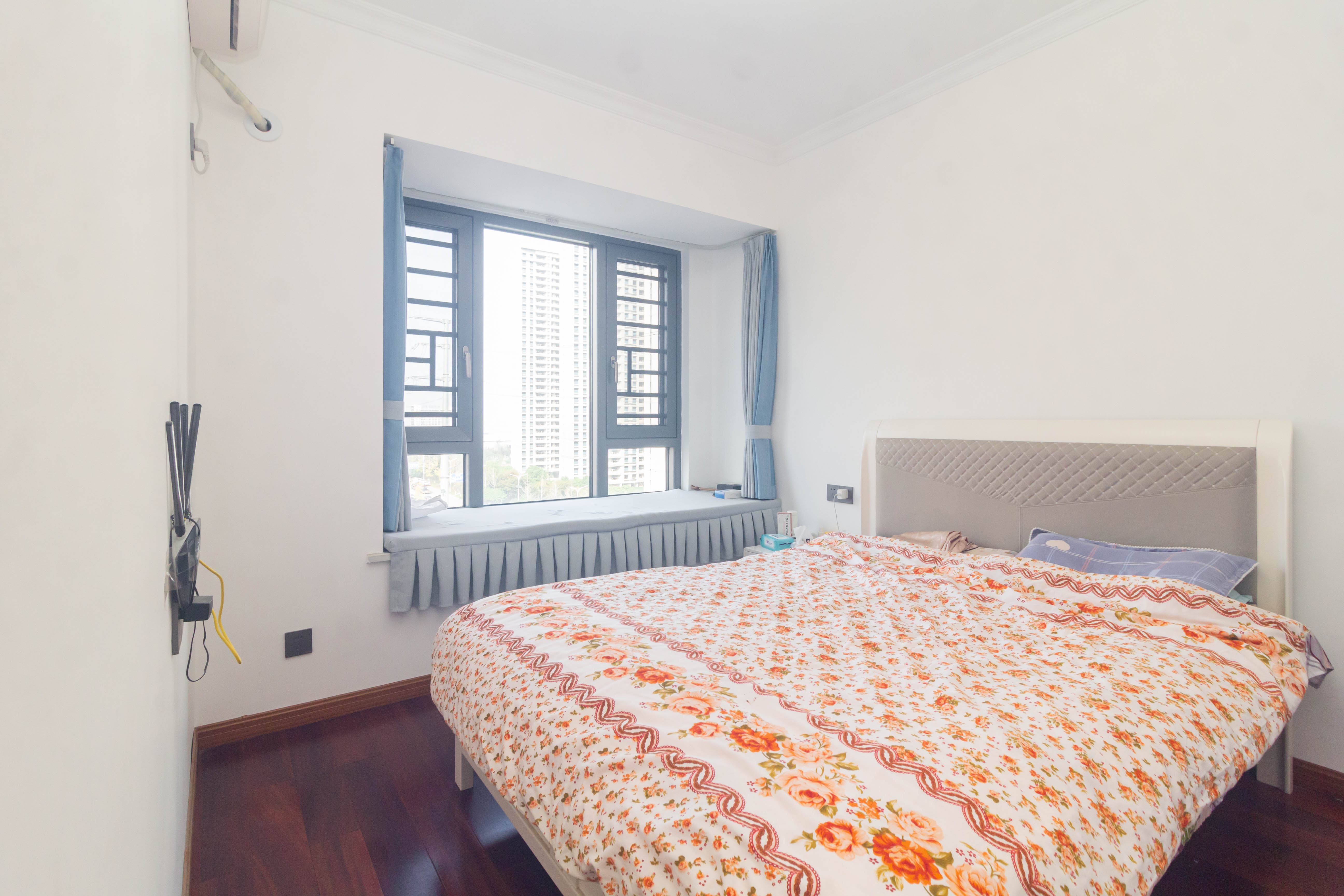 华远海蓝郡  3室2厅2卫    83.0万 华远海蓝郡  3室2厅2卫    83.0万卧室