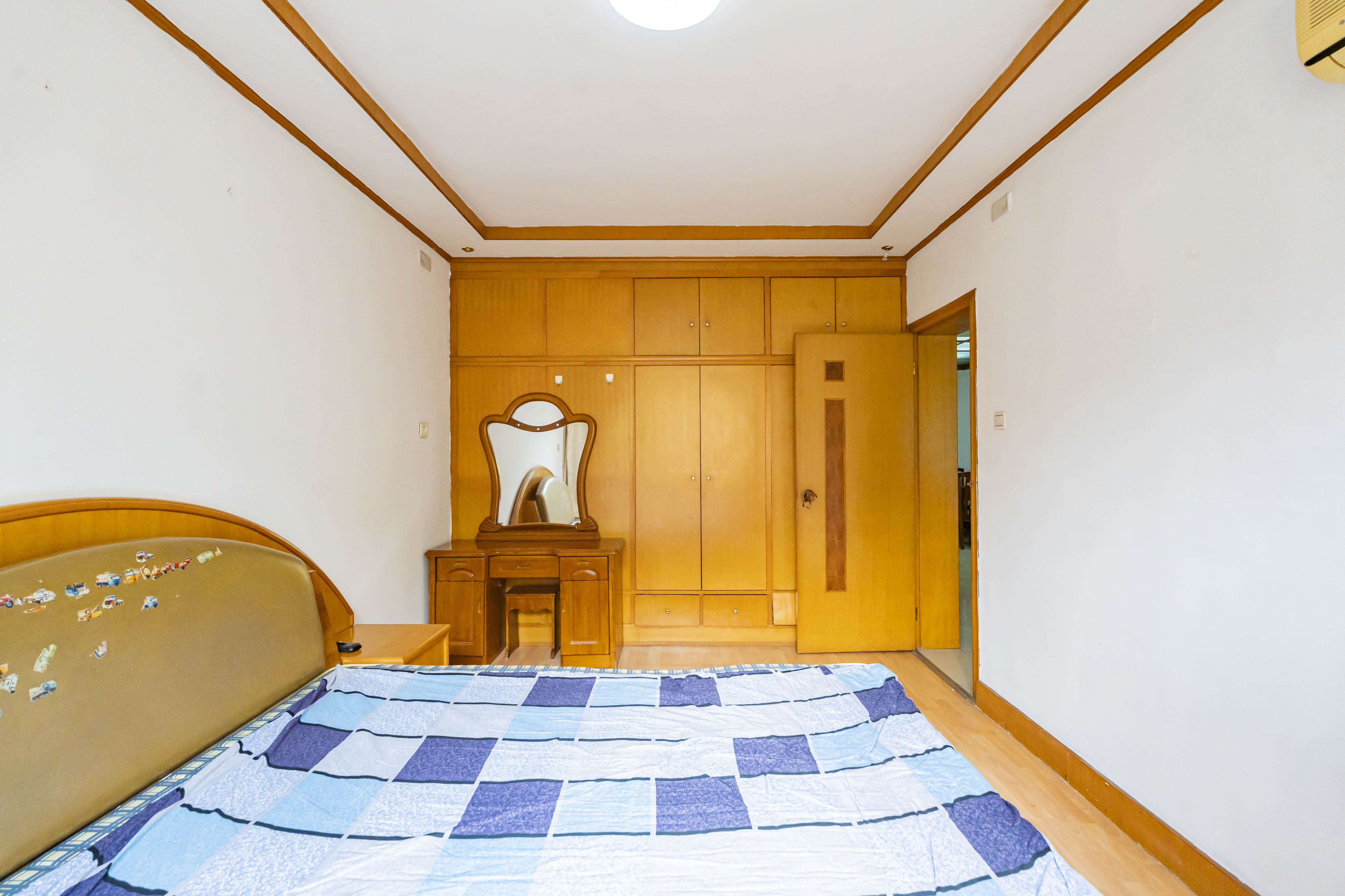 金帆小区  2室2厅1卫   60.00万卧室