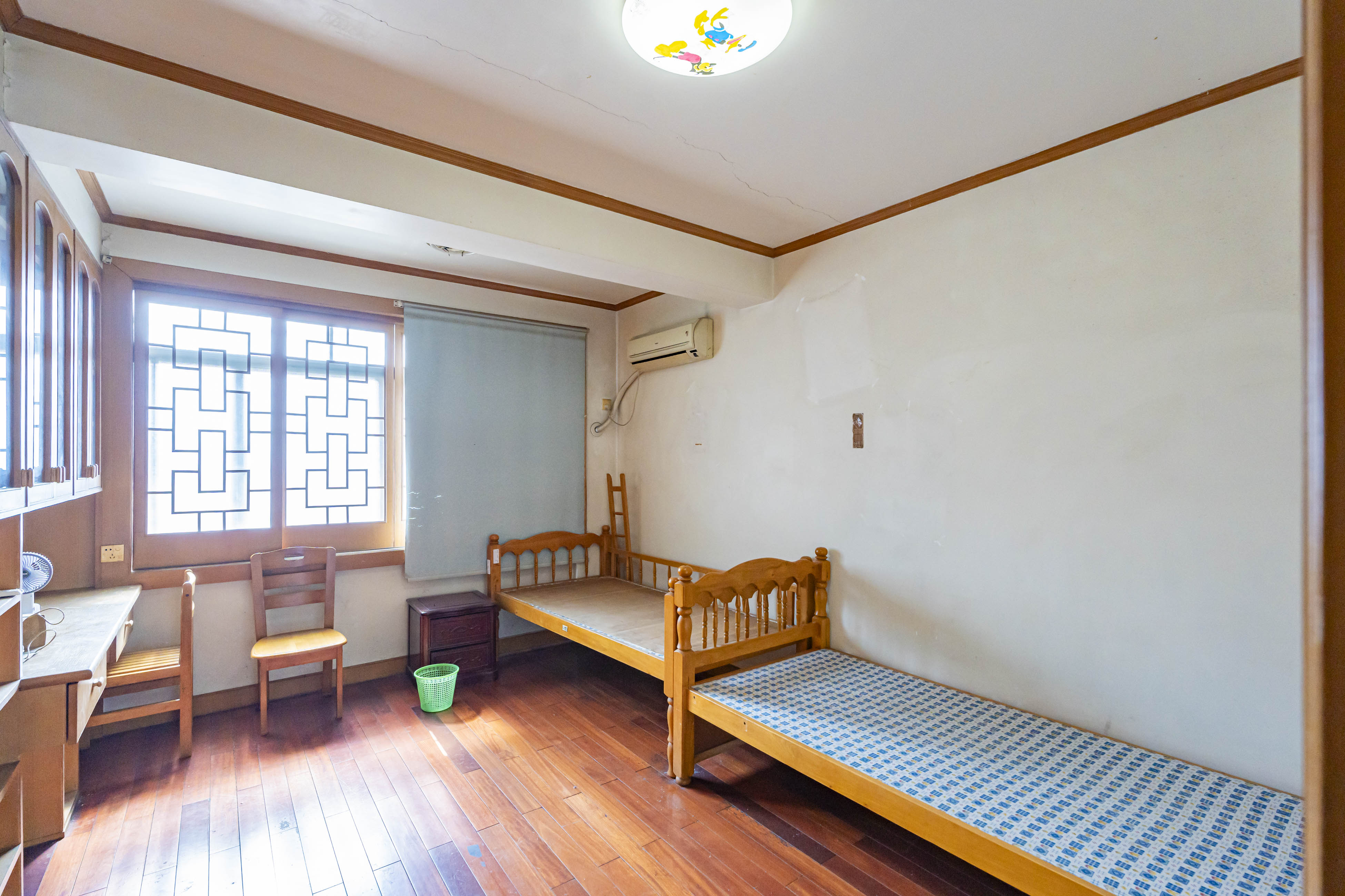 上麻园岭散盘  3室2厅1卫   66.00万卧室