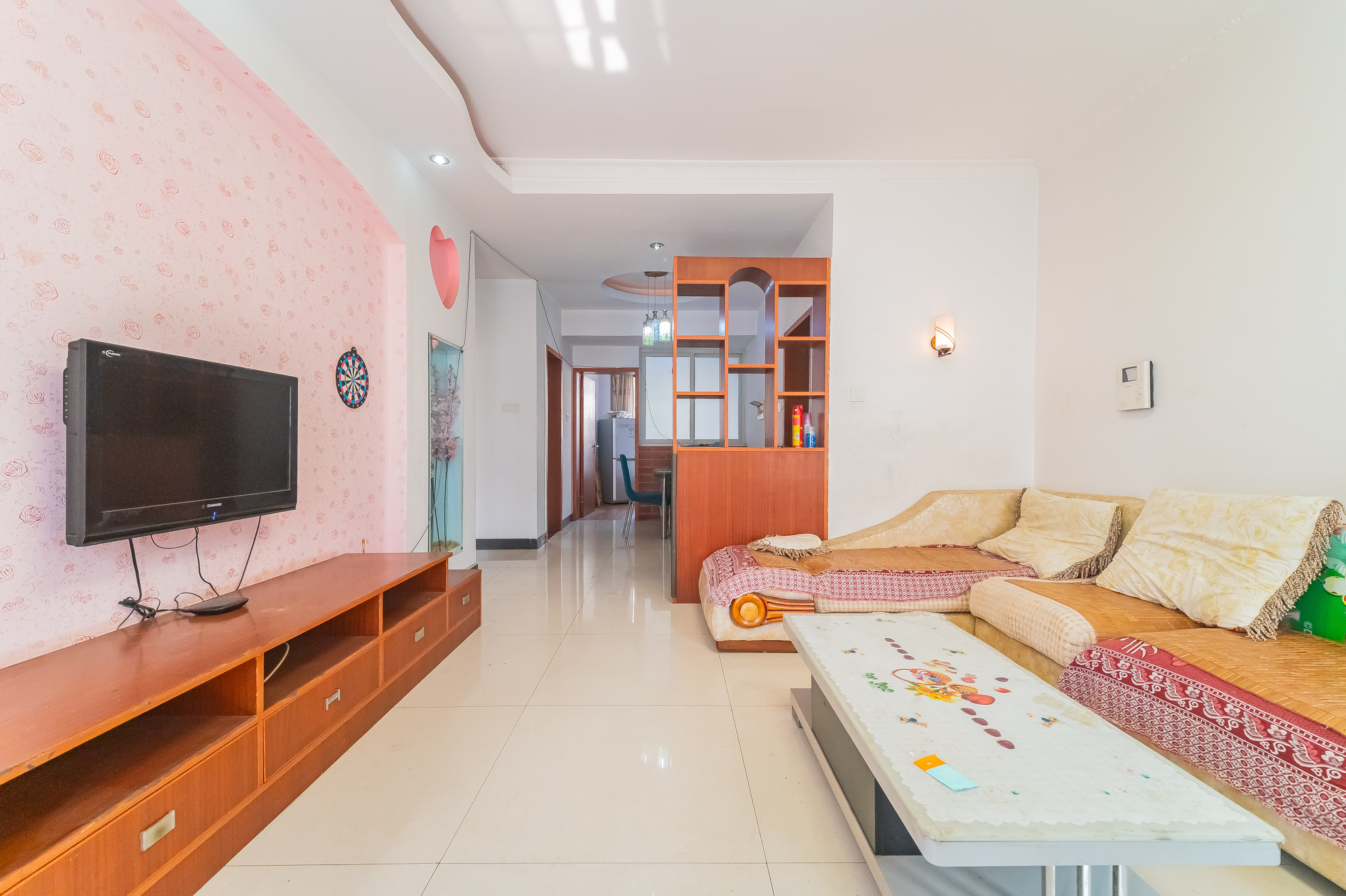 鹏基诺亚山林  3室2厅1卫    68.0万 鹏基诺亚山林  3室2厅1卫    68.0万客厅