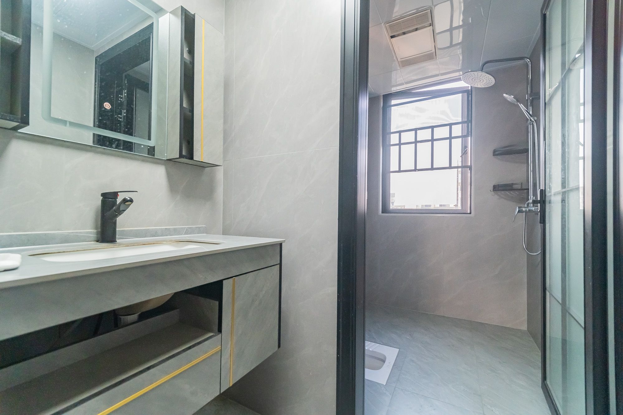 中建悦和城 4室2厅2卫 140.0万 中建悦和城 4室2厅2卫 140.0万卫生间